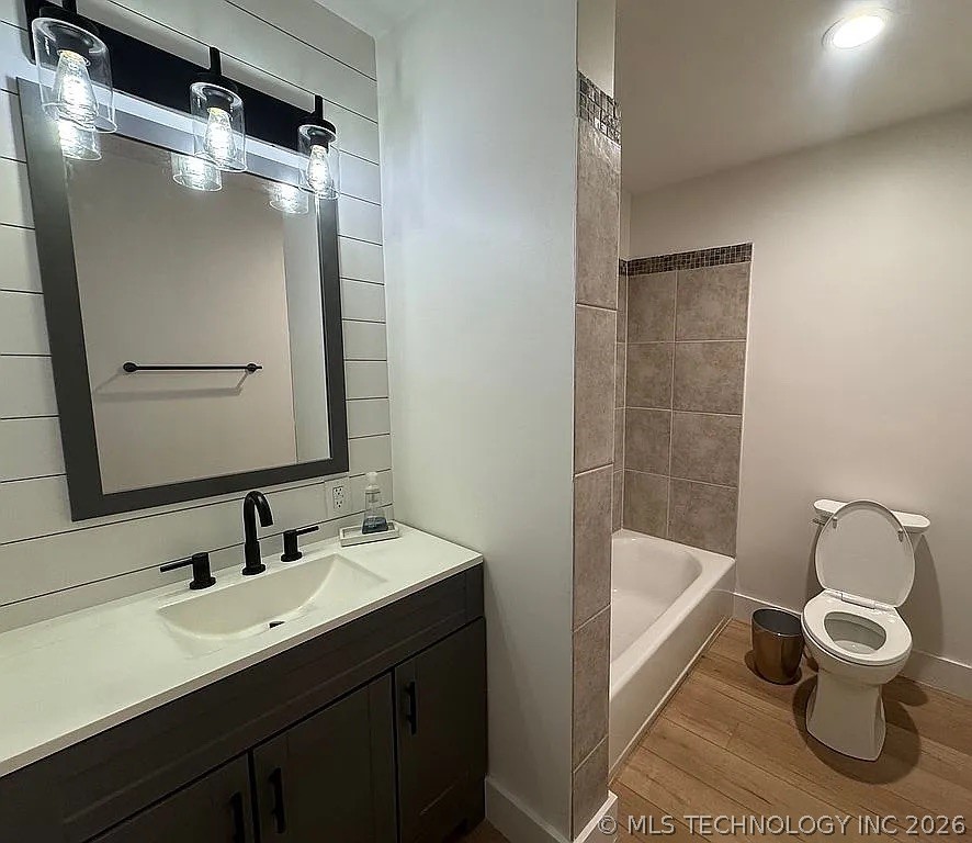 124 N Sunset Drive Property Photo 11