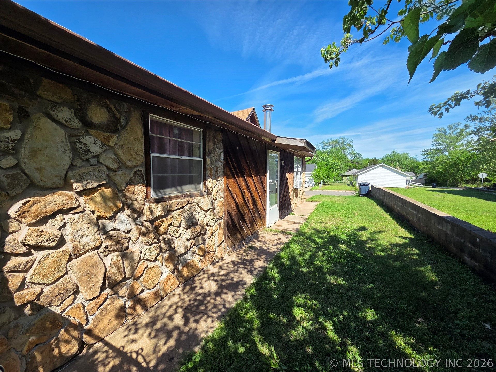 1102 N Park Property Photo 16