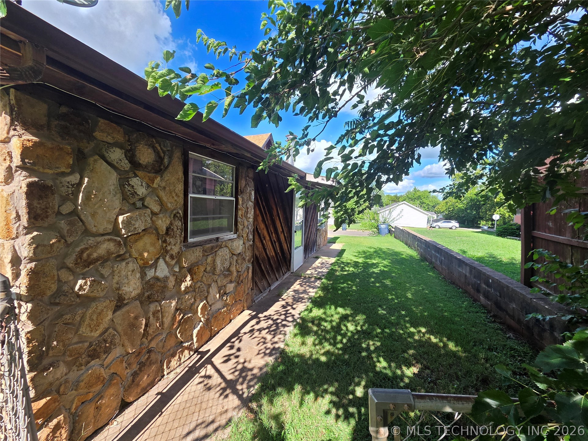 1102 N Park Property Photo 23