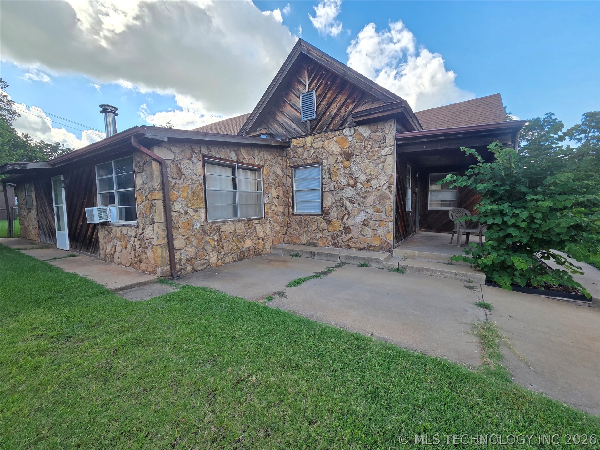 1102 N Park Property Photo 28