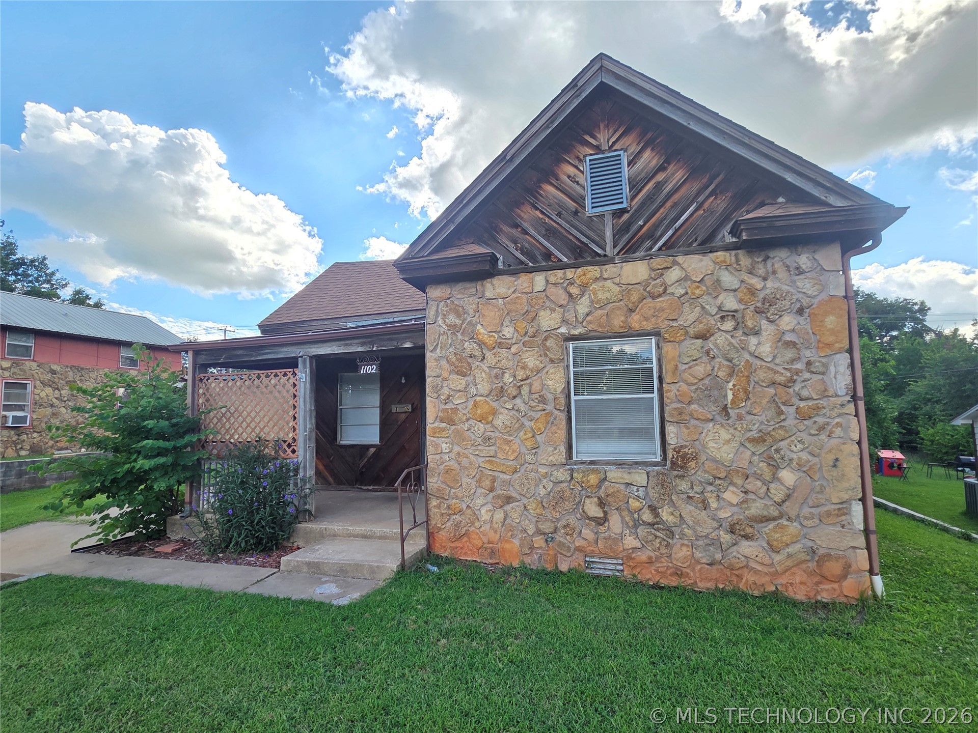 1102 N Park Property Photo 29