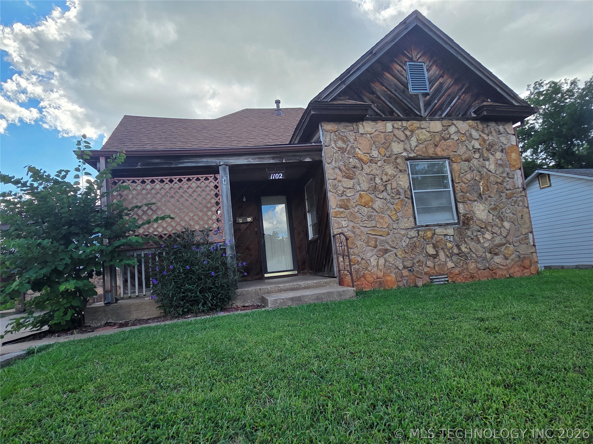 1102 N Park Property Photo 30