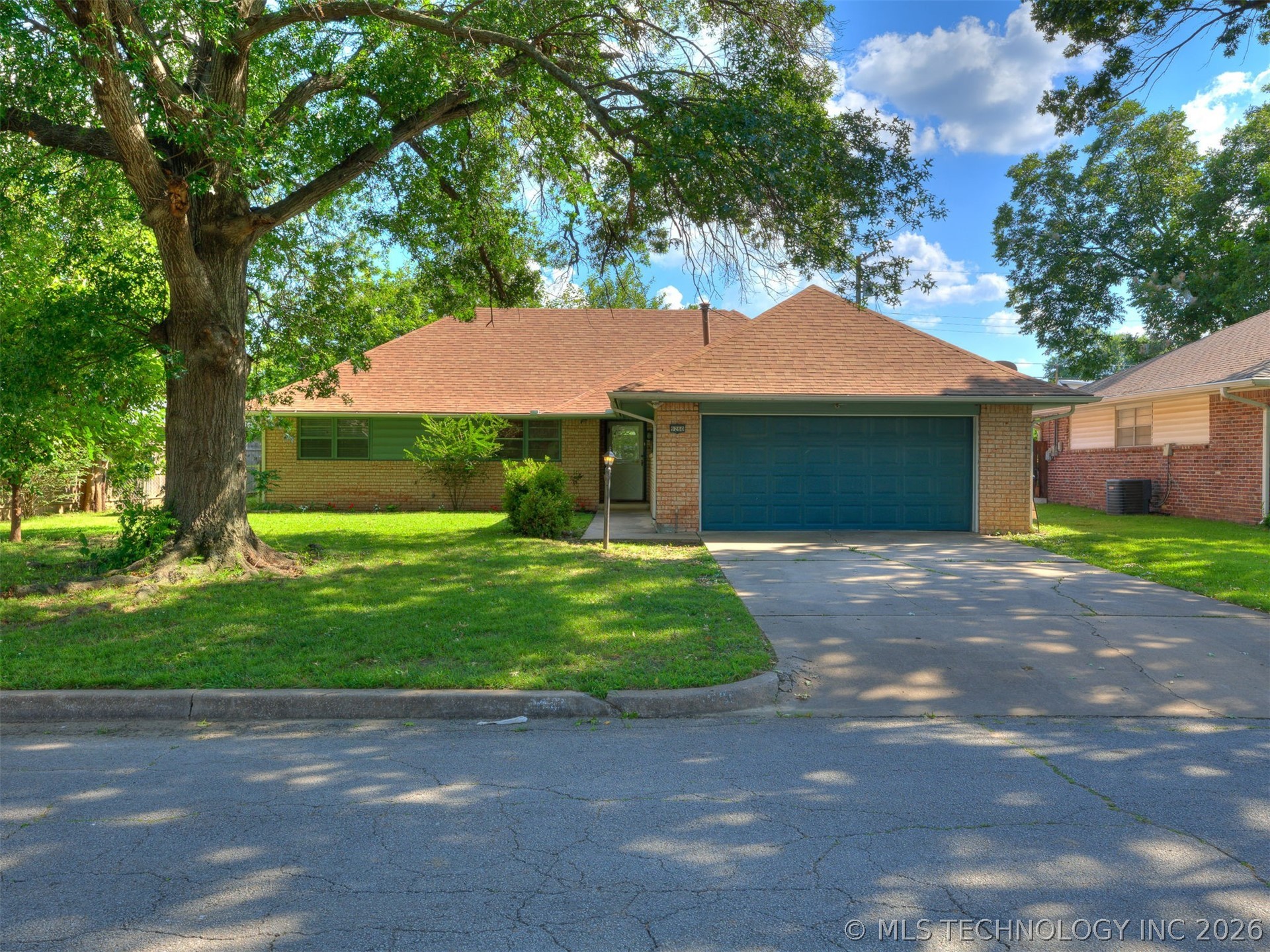 9260 E 32nd Place Property Photo 5
