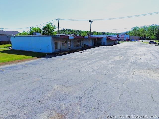803 N Broadway Street Property Photo 15