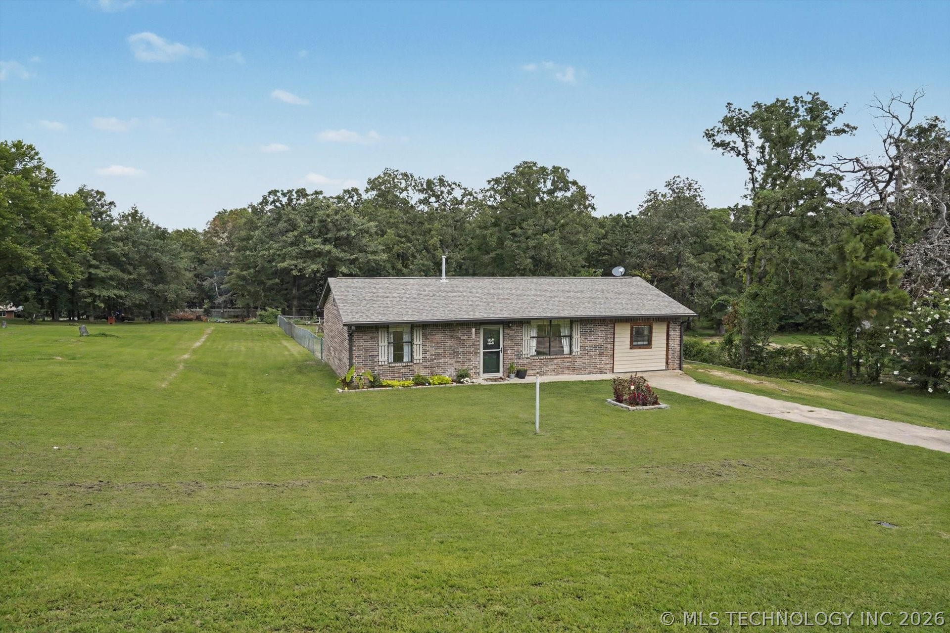 2933 Hickory Bluff Road
