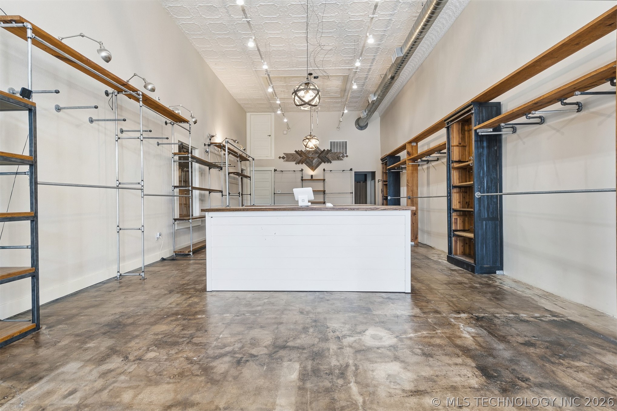 111 W Main Property Photo 3