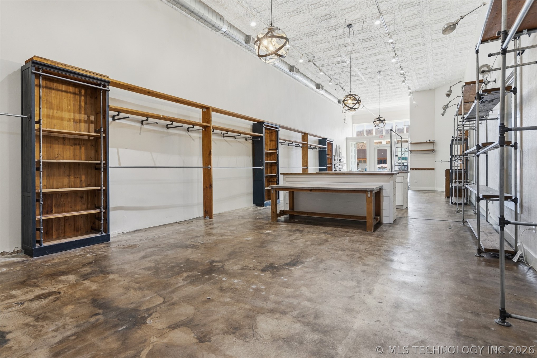 111 W Main Property Photo 6
