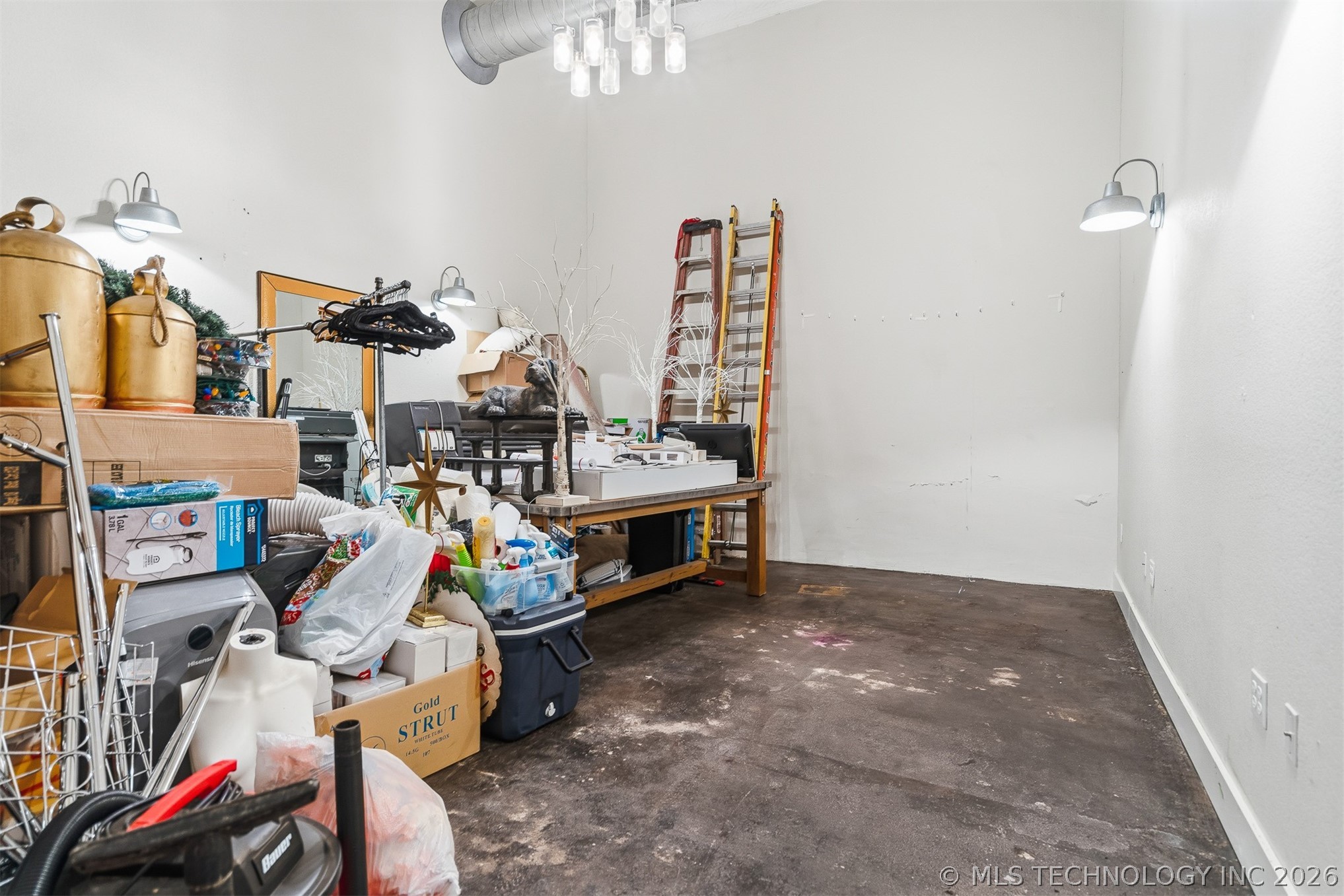 111 W Main Property Photo 21