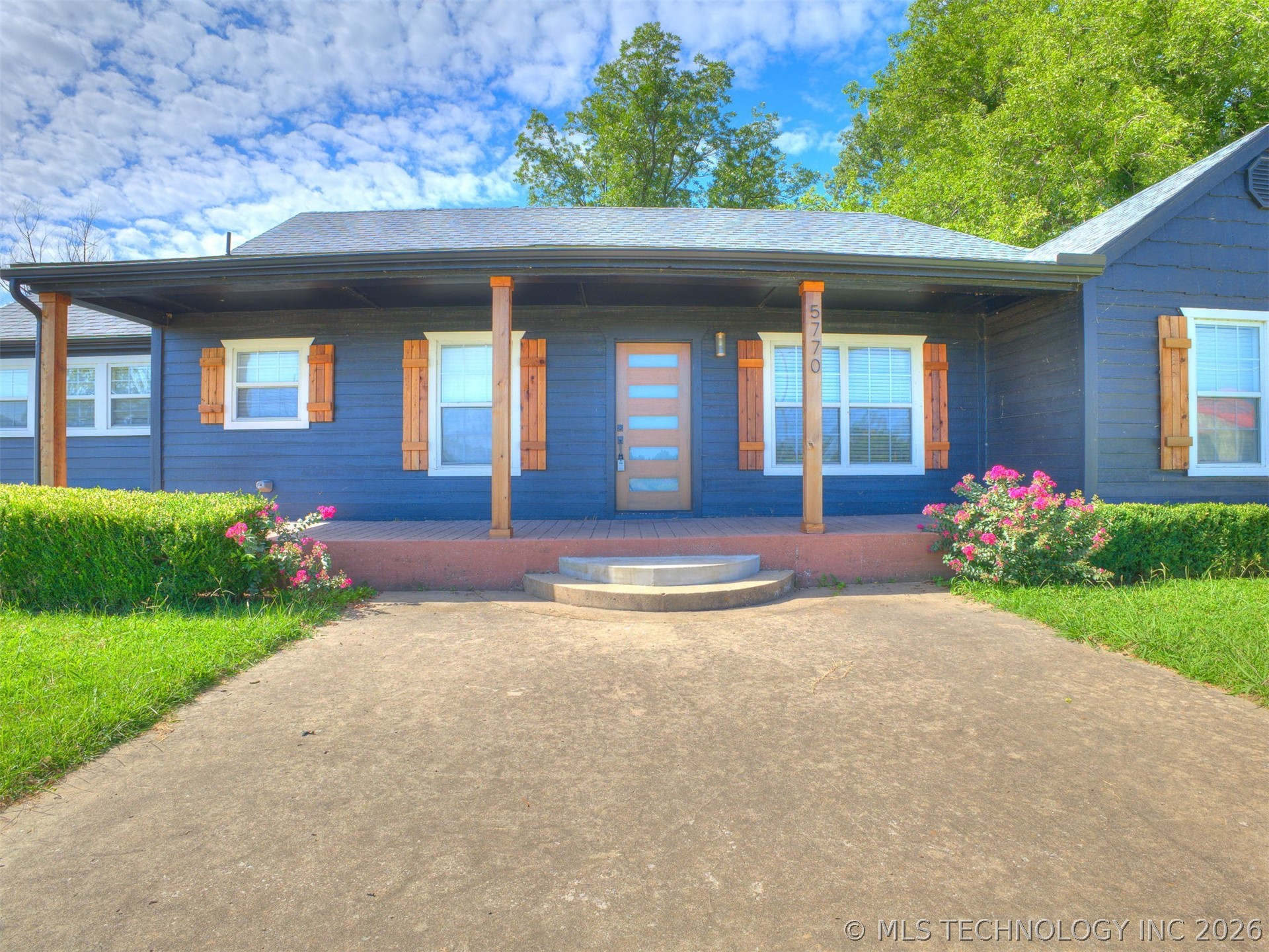 5770 W 41st Street Property Photo 2