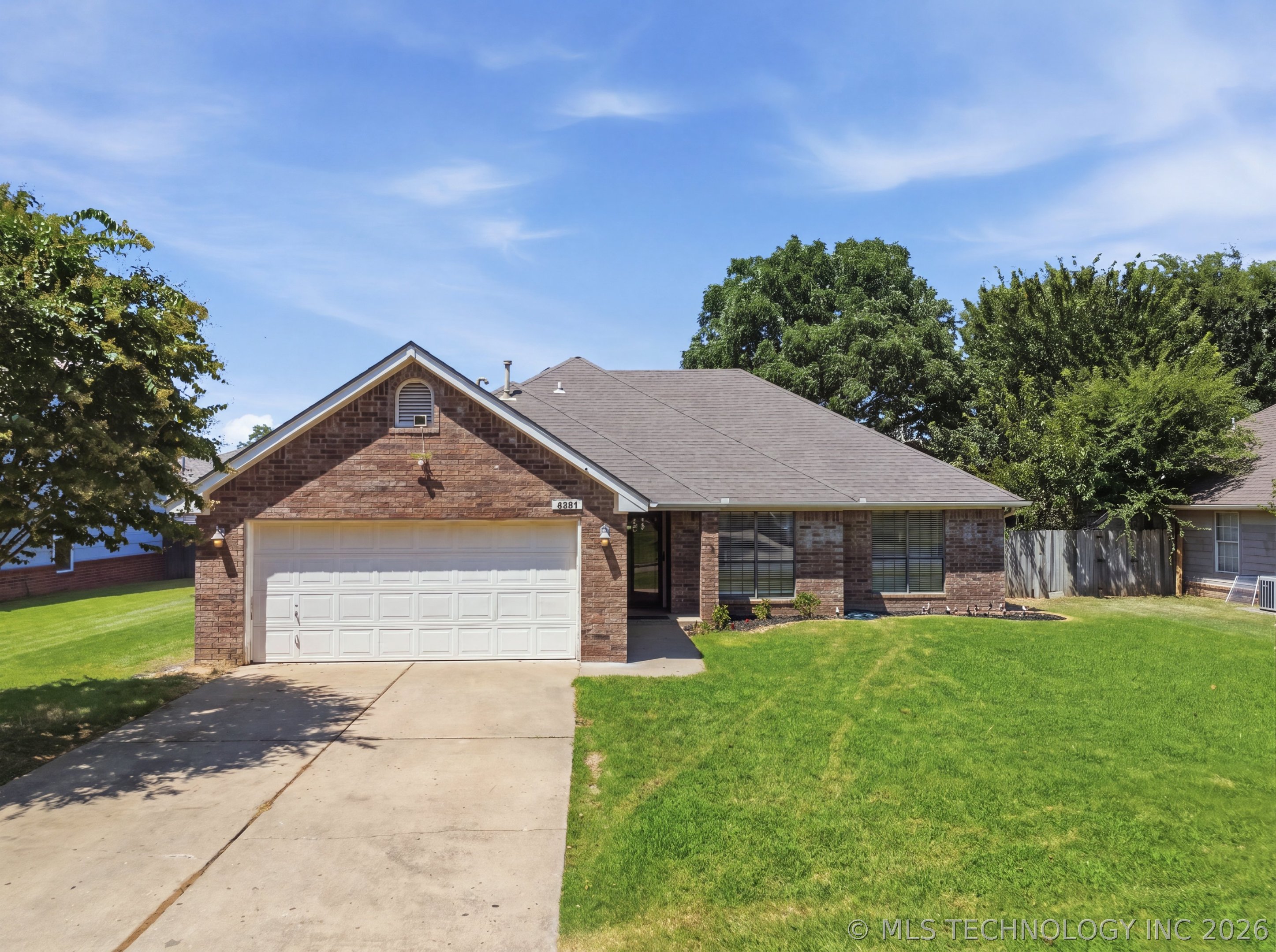 8809 E 95th Street Property Photo 1