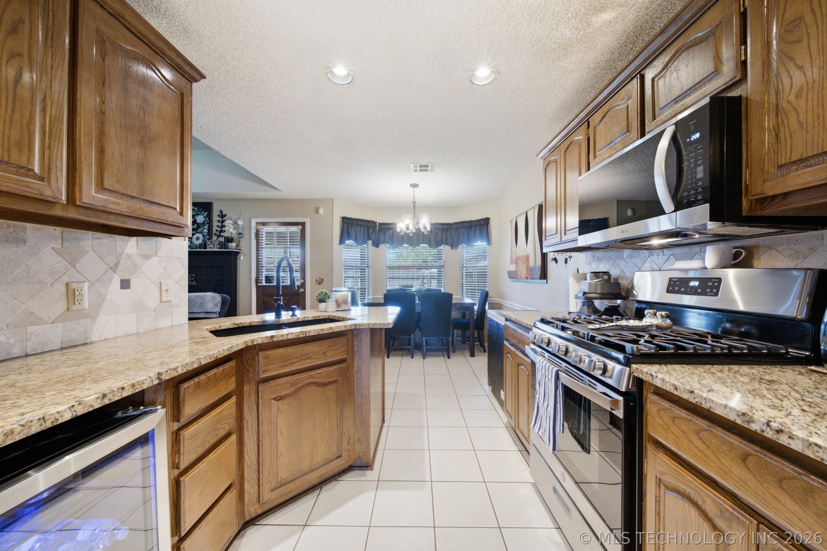8809 E 95th Street Property Photo 13
