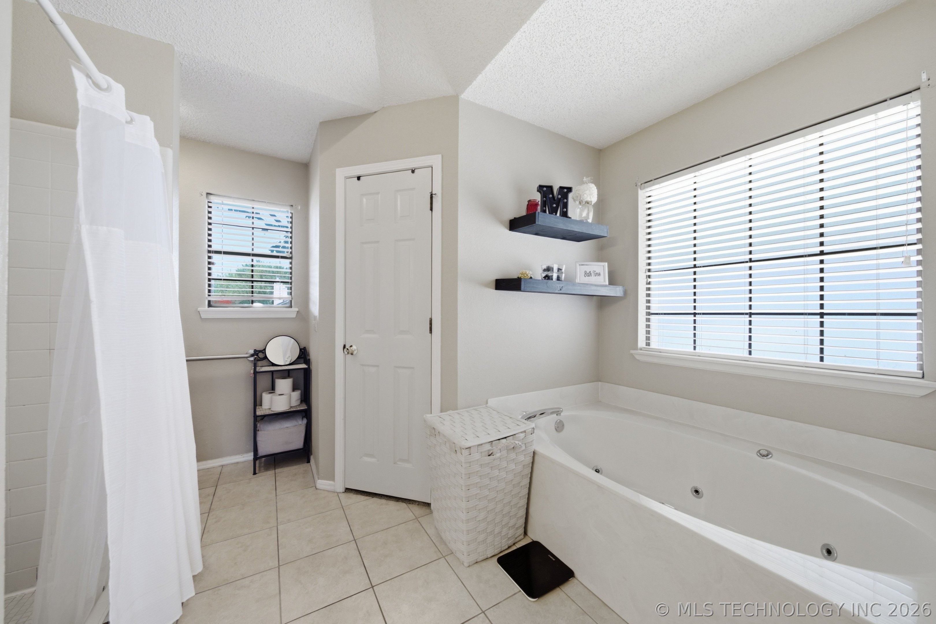 8809 E 95th Street Property Photo 18