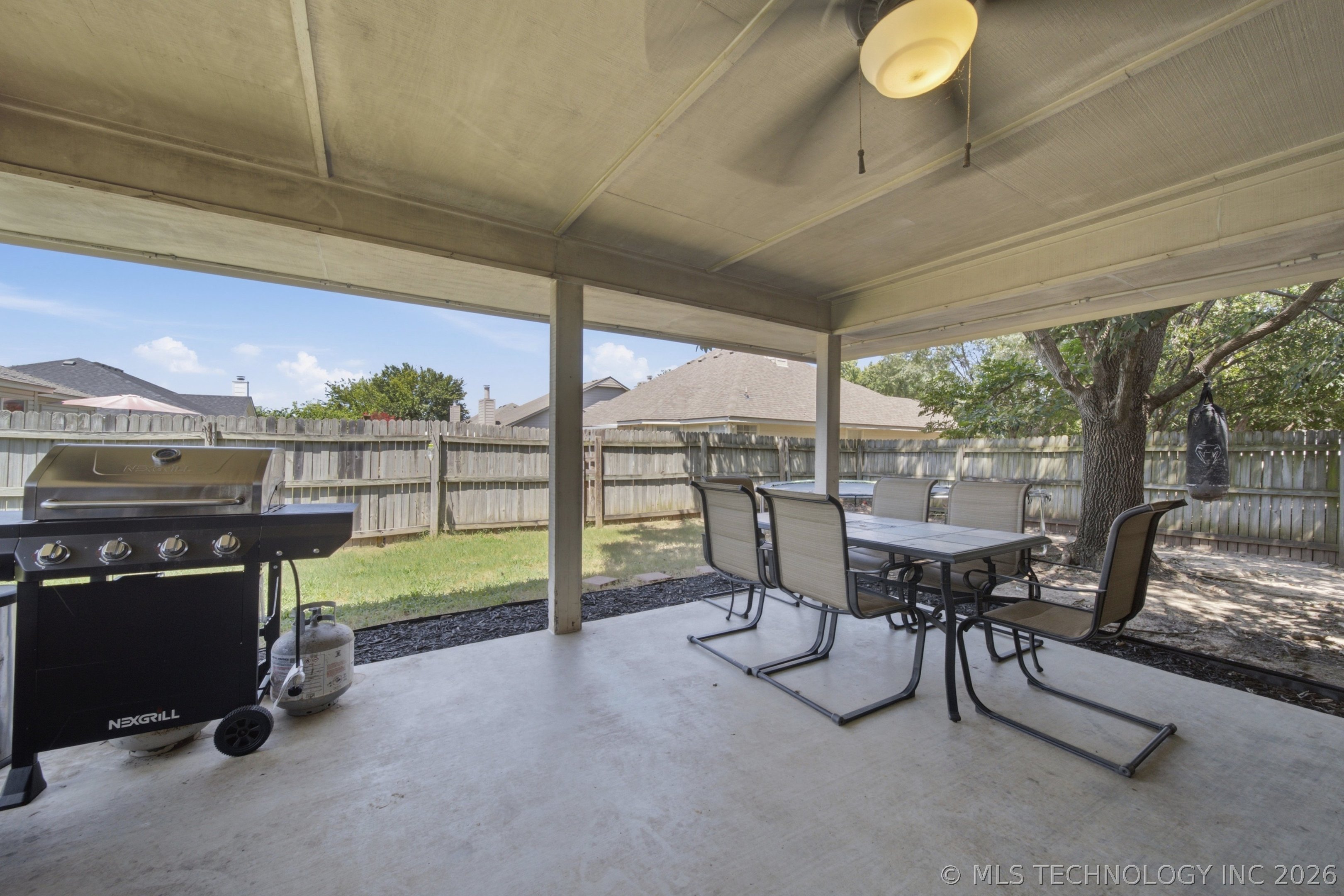 8809 E 95th Street Property Photo 29