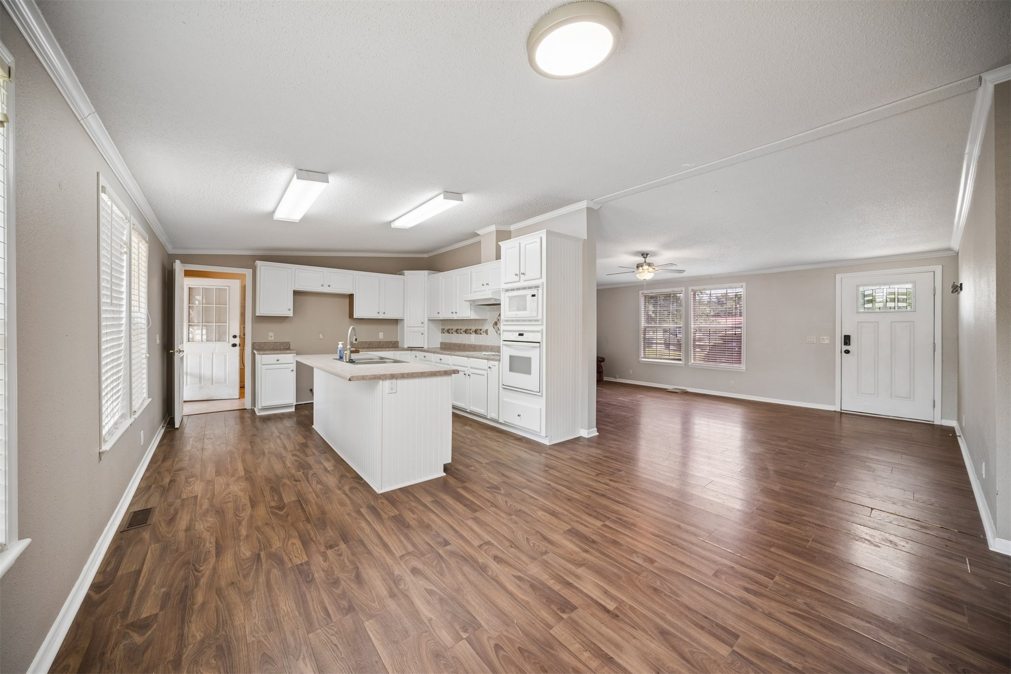 15575 Beaumont Place Property Photo 8