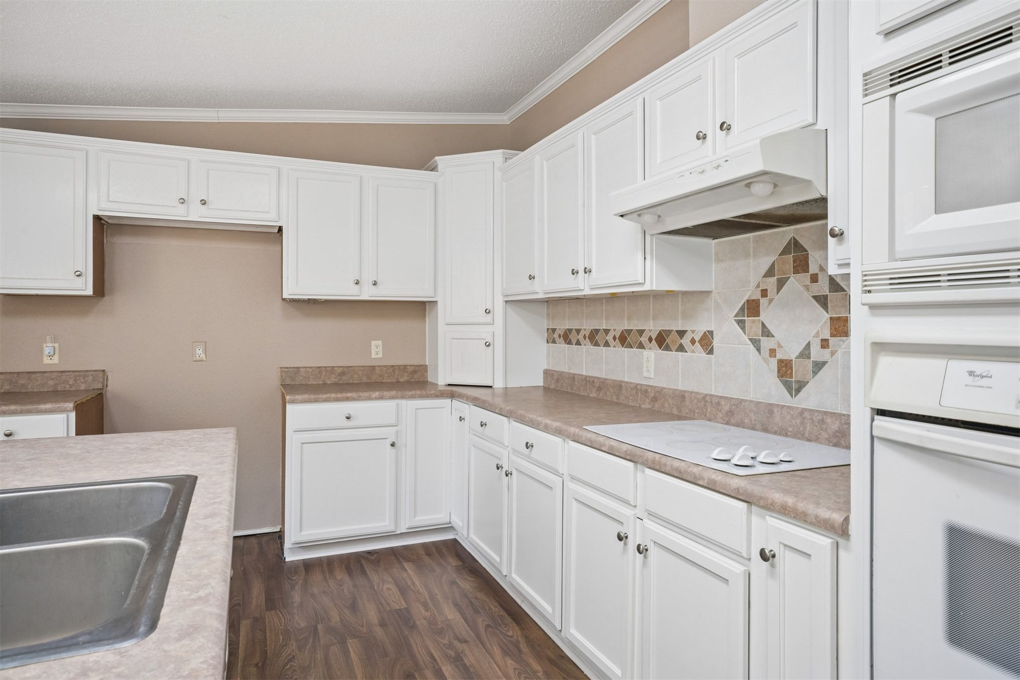15575 Beaumont Place Property Photo 10