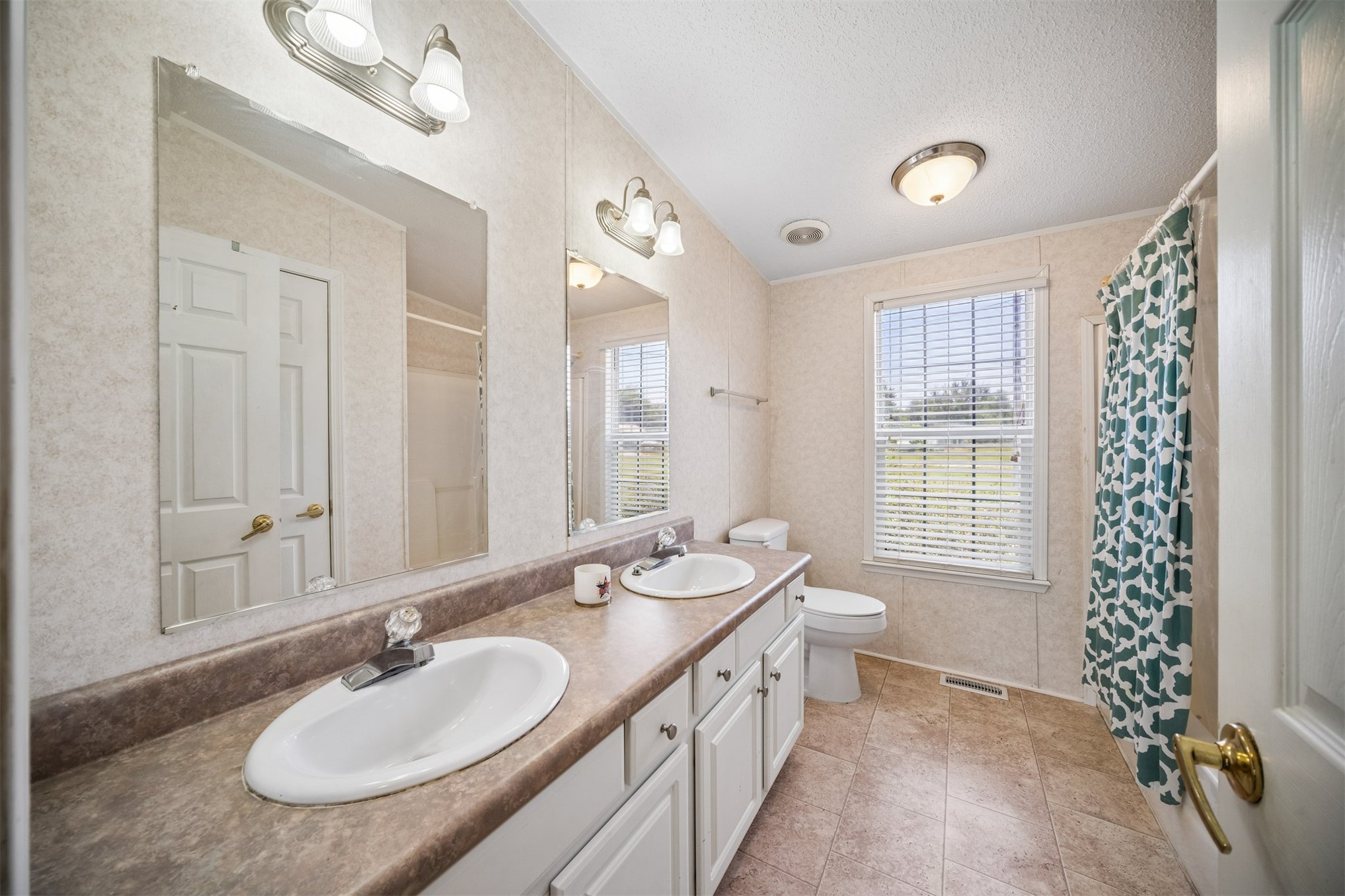 15575 Beaumont Place Property Photo 27