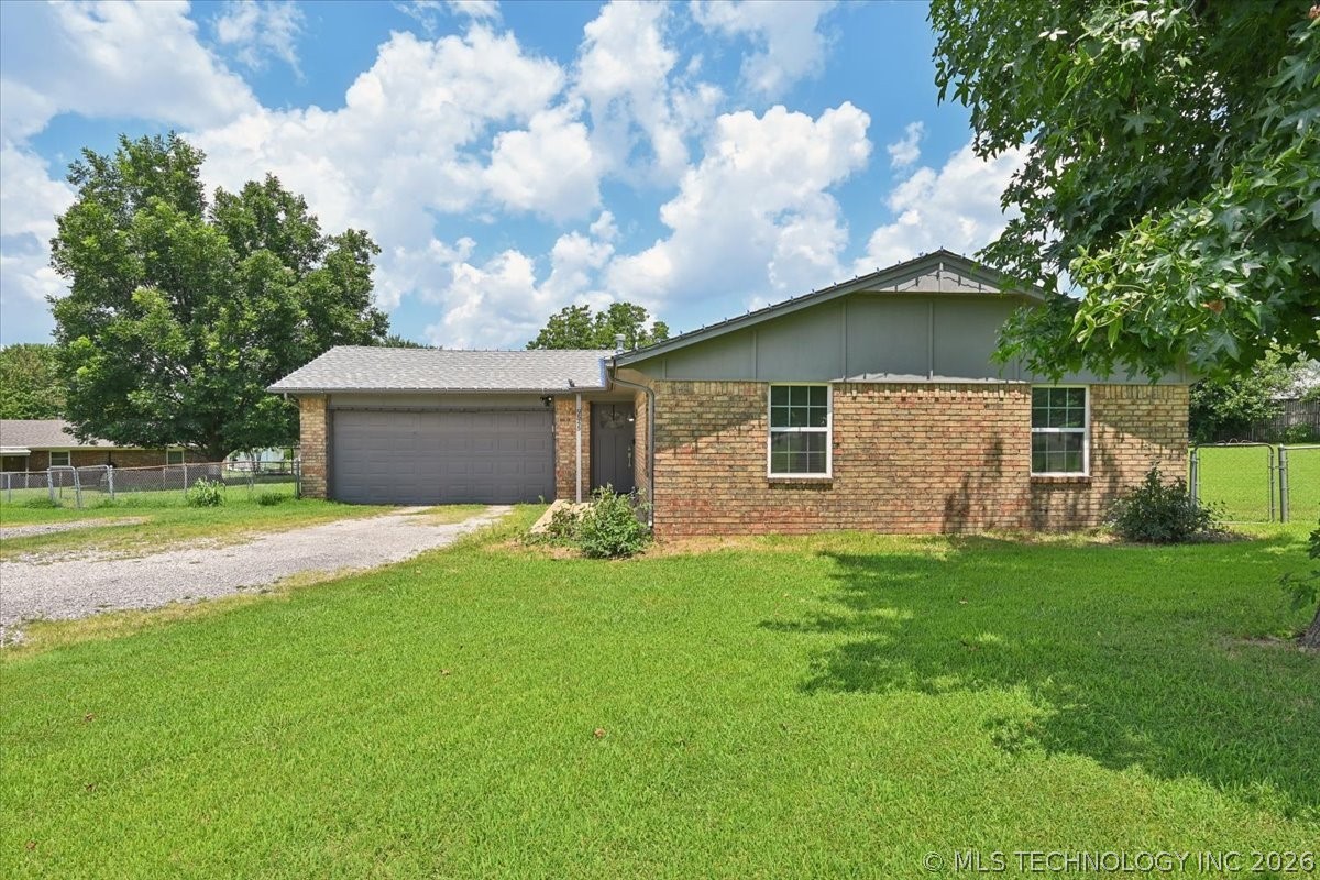 9545 S 257th East Place E Property Photo 1