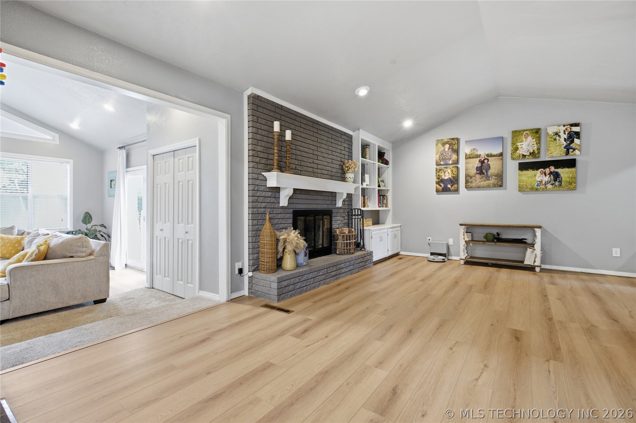 1332 Whispering Hills Property Photo 4