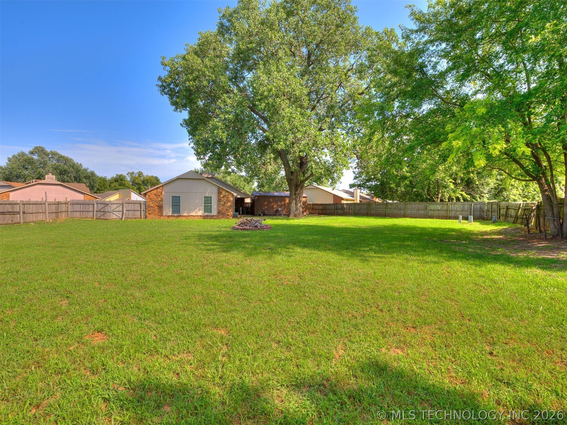 13406 S 89th East Avenue Property Photo 35