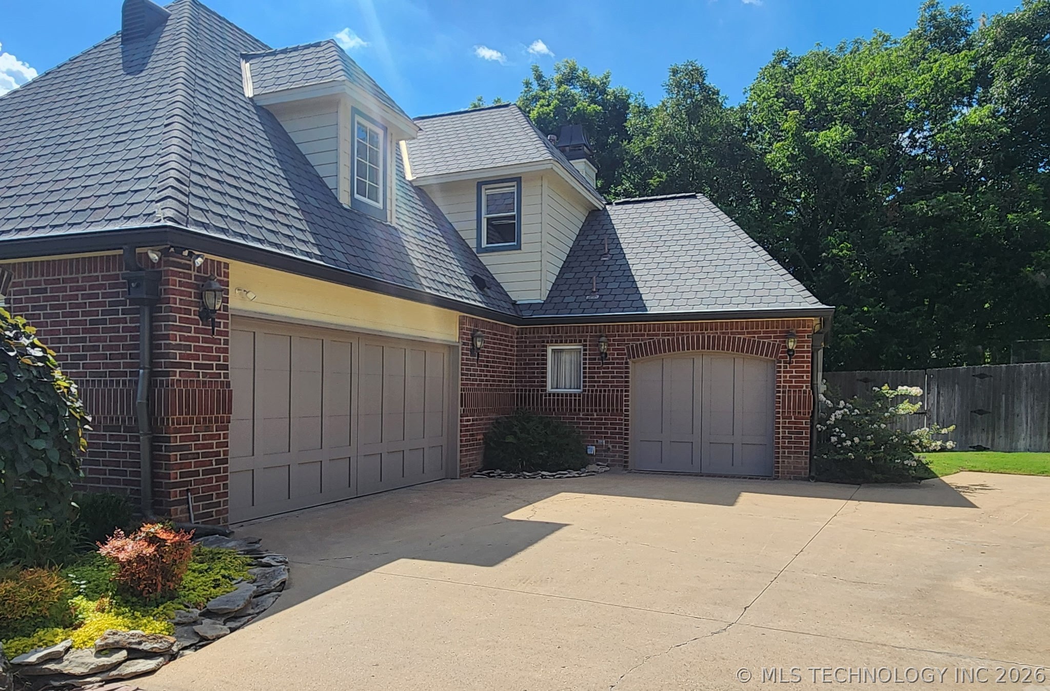 5101 E 79th Street Property Photo 2