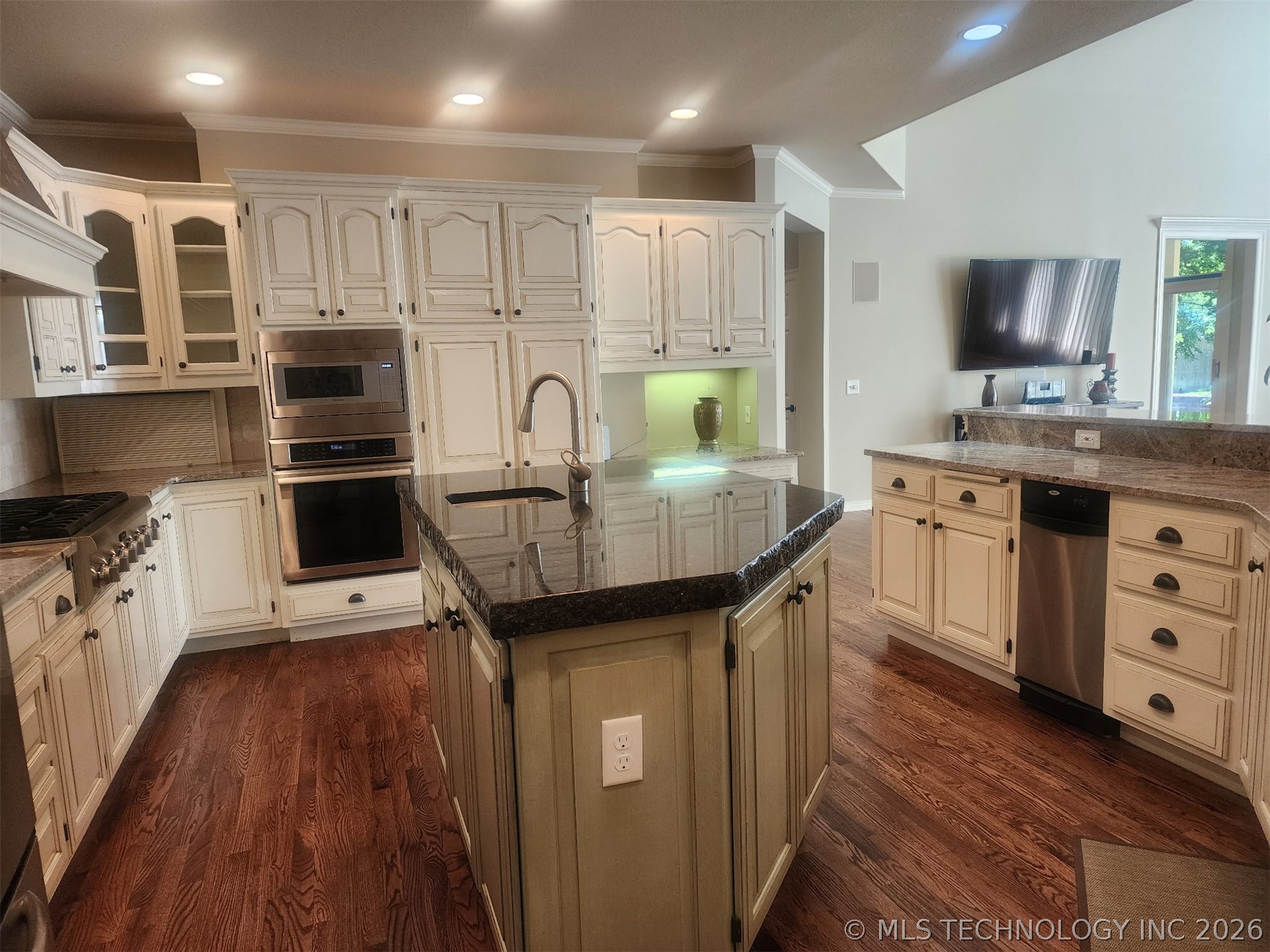 5101 E 79th Street Property Photo 9