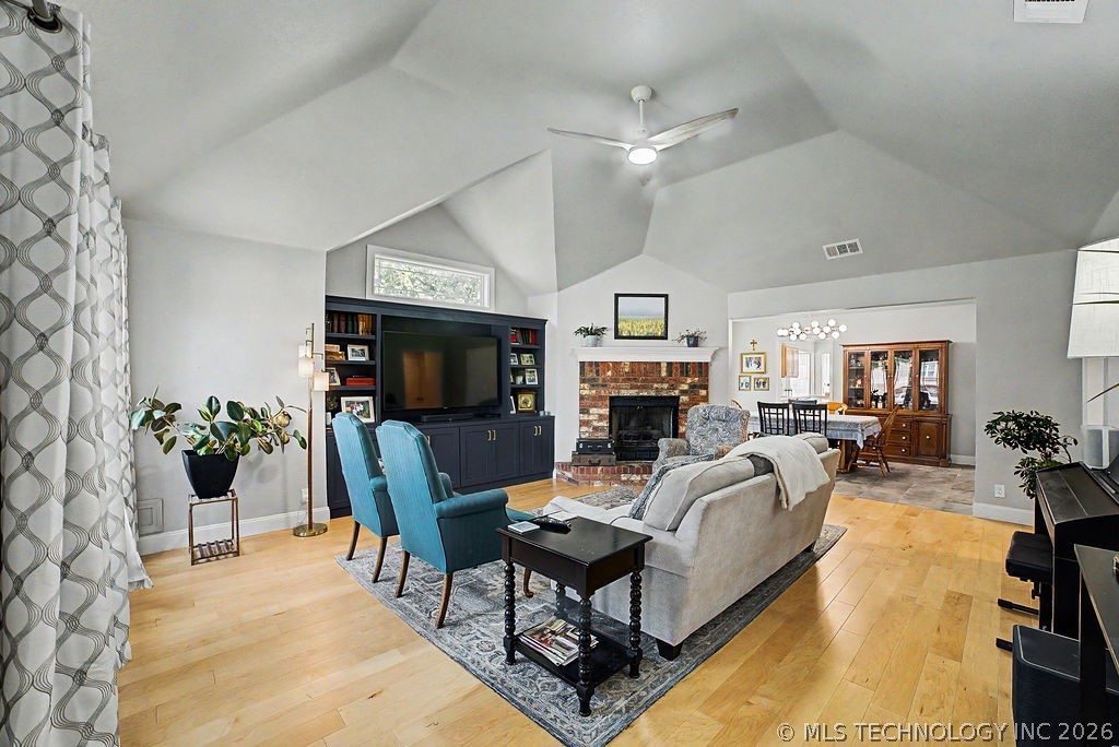 13030 E 77th Court Property Photo 7