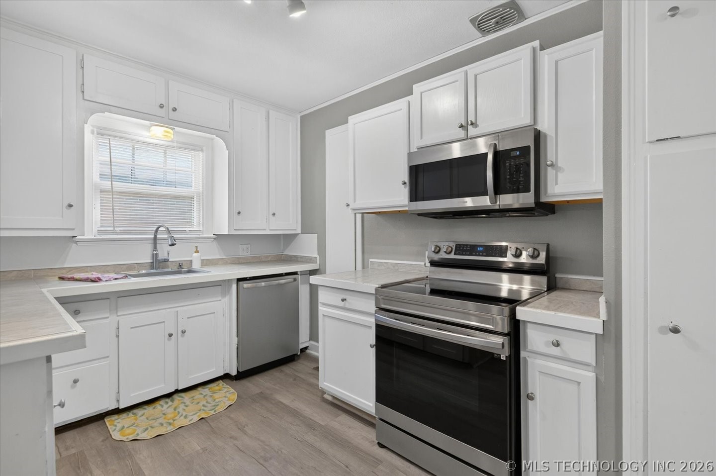 1809 S Dewey Avenue Property Photo 13