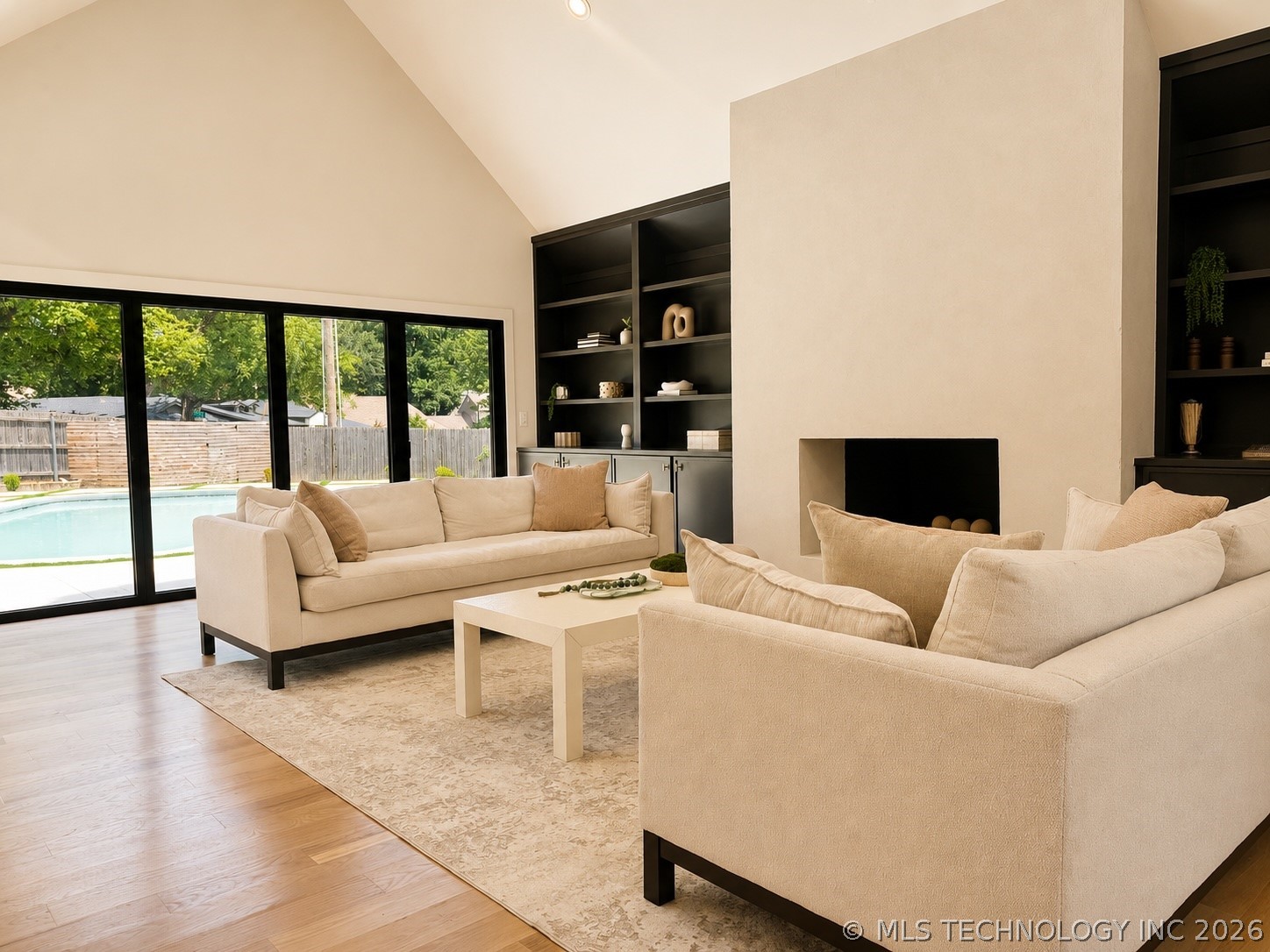 4717 S Atlanta Place Property Photo 3