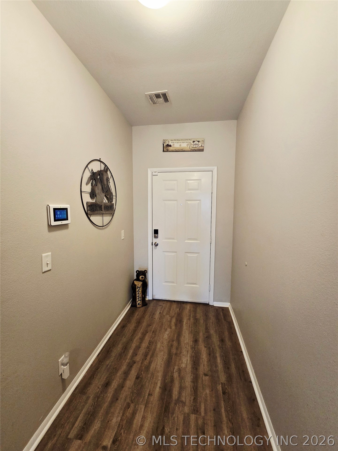 2801 Lariat Lane Property Photo 3