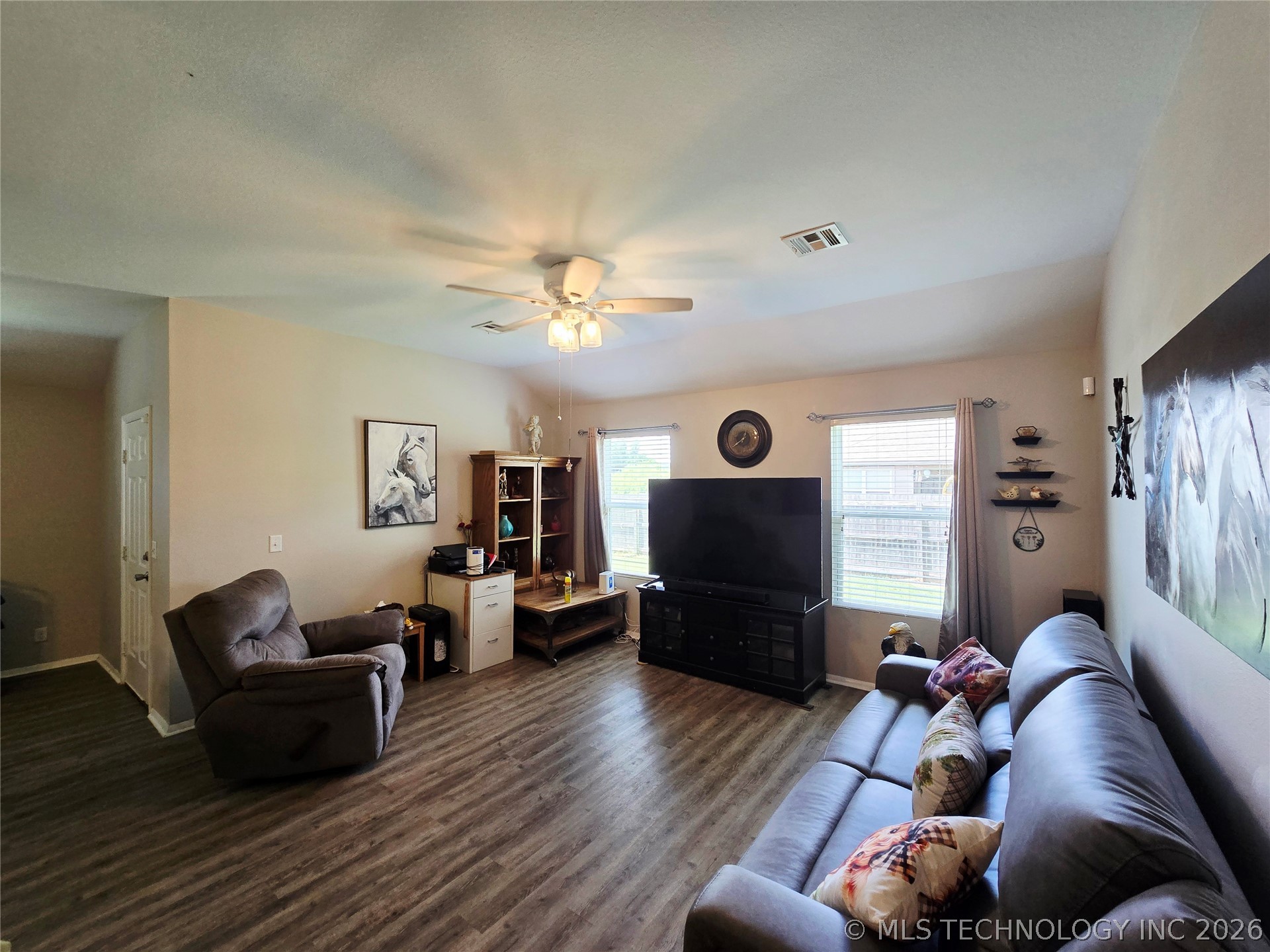 2801 Lariat Lane Property Photo 8