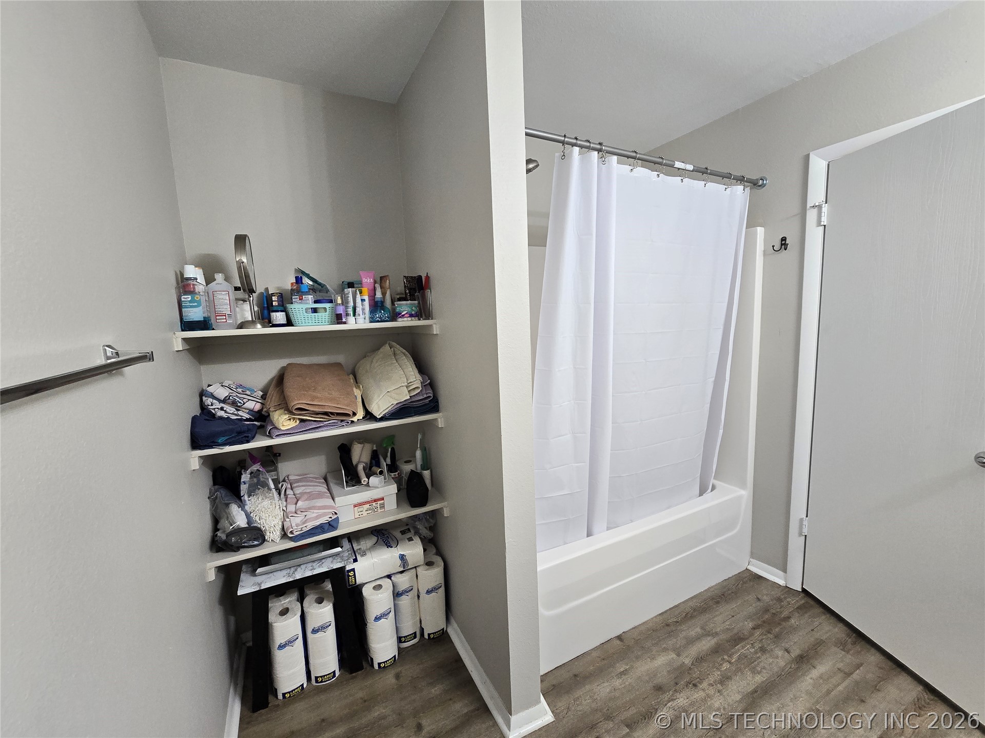 2801 Lariat Lane Property Photo 13