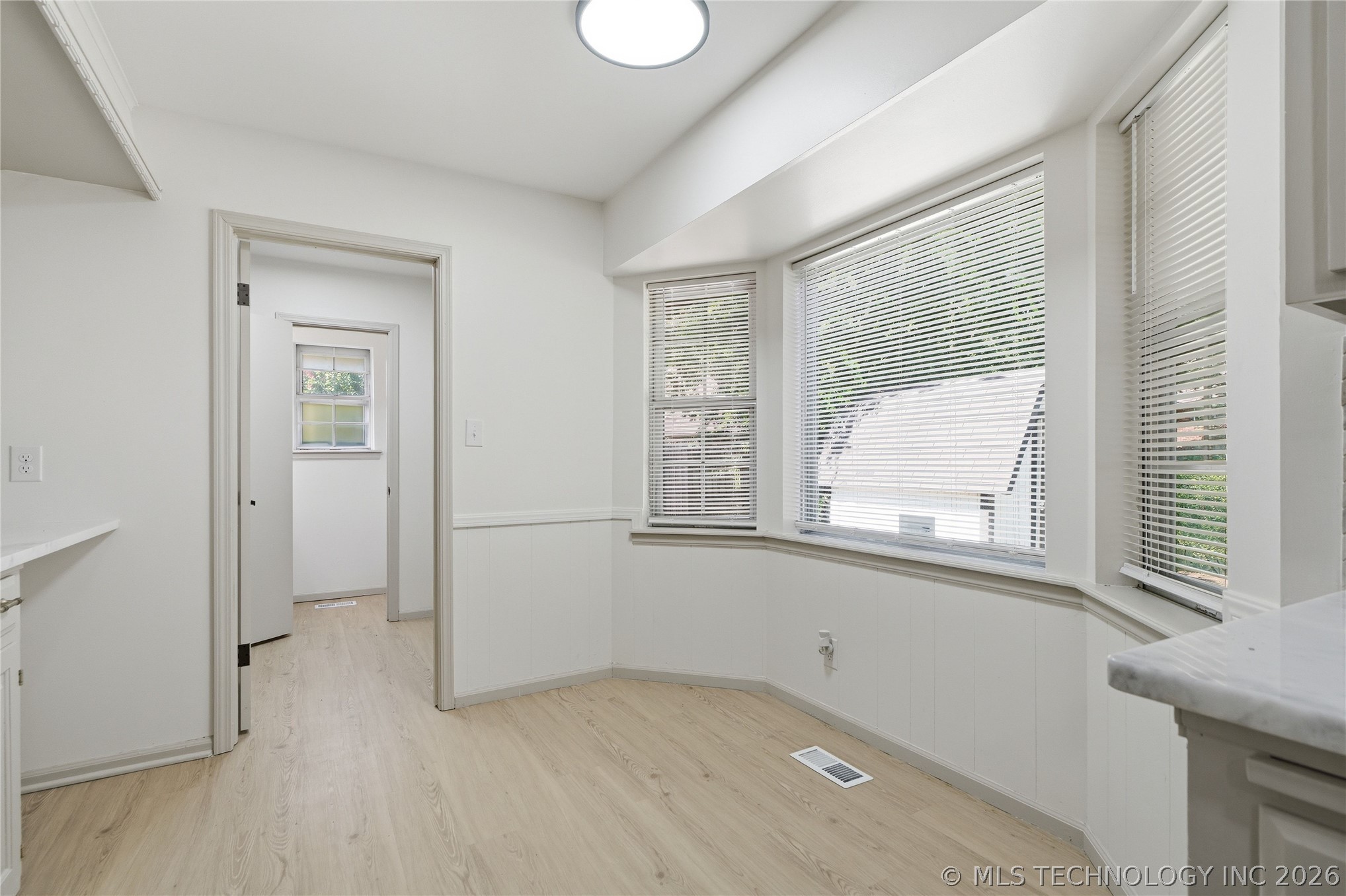 5329 S 76th East Avenue Property Photo 12