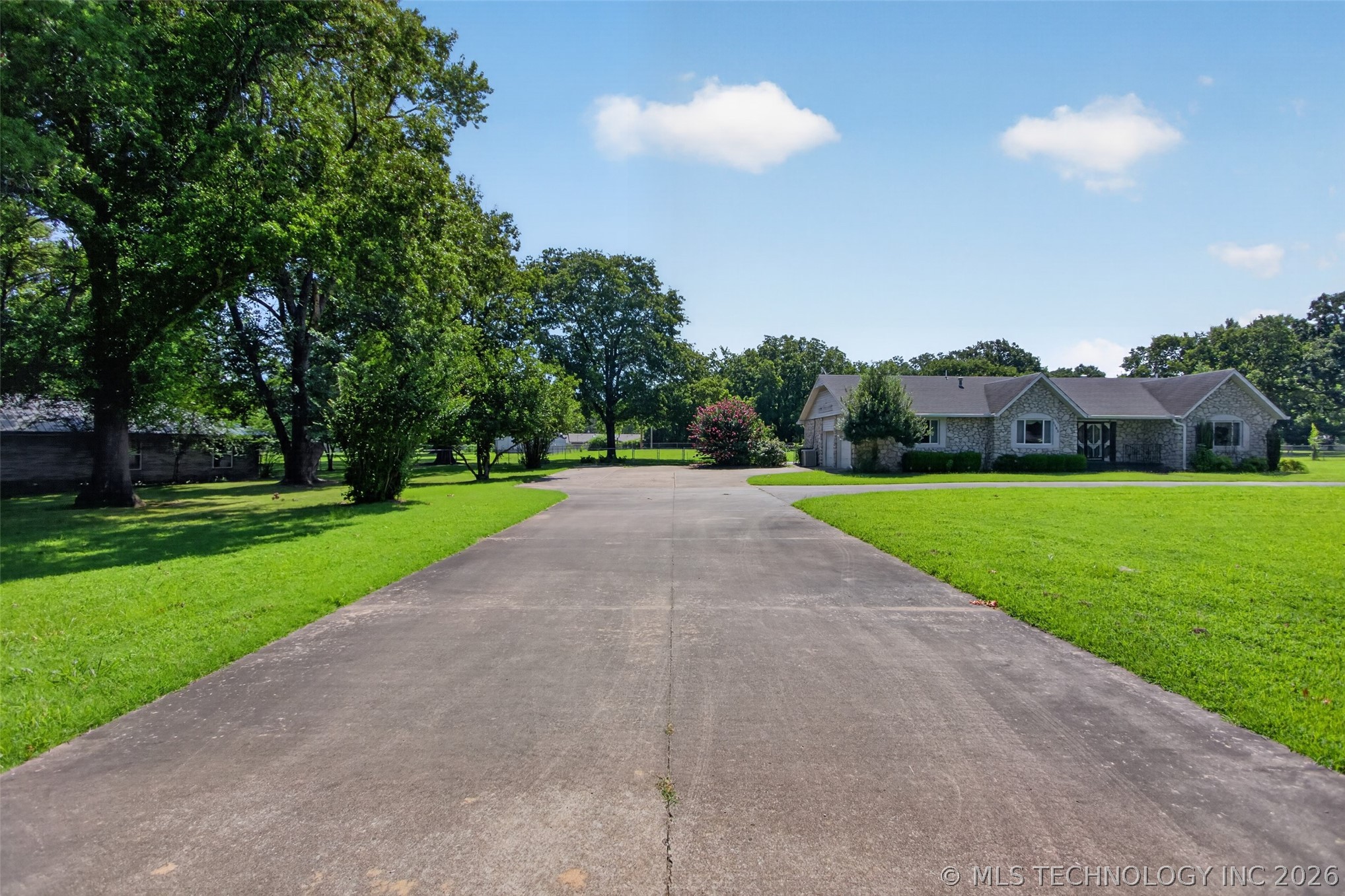 1102 N Delaware Street Property Photo 1