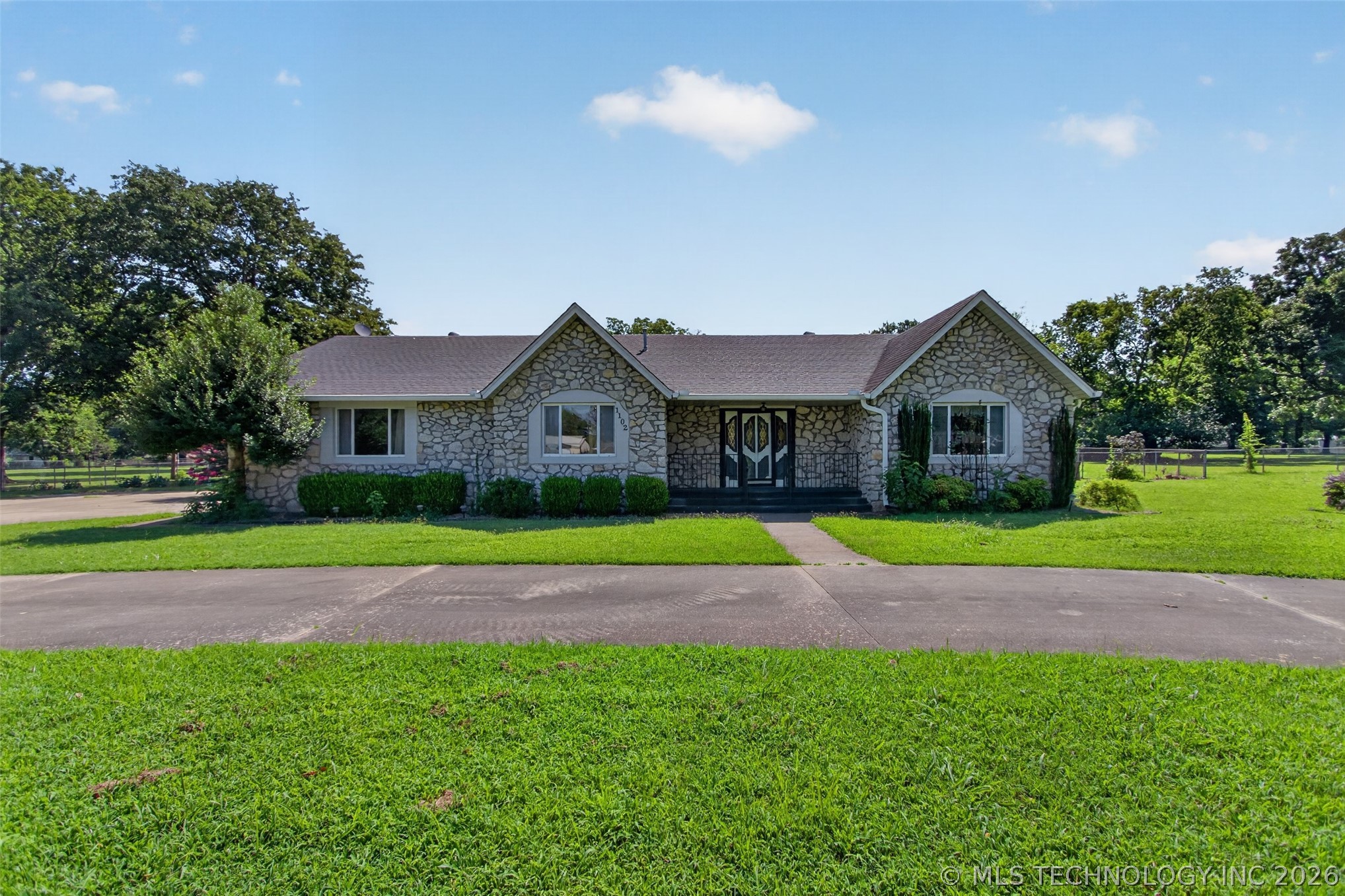 1102 N Delaware Street Property Photo 2