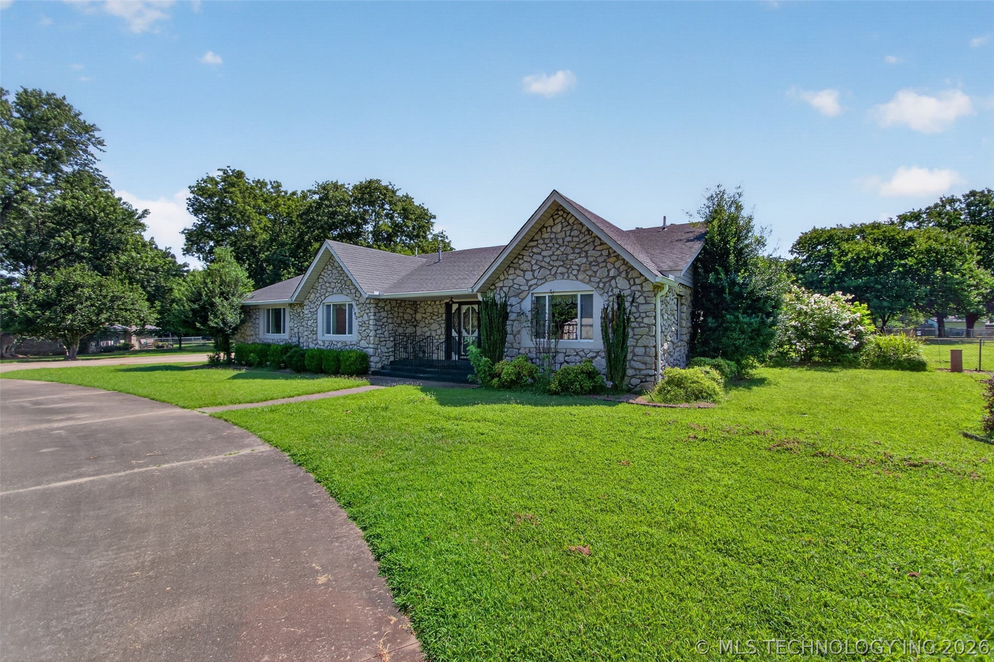 1102 N Delaware Street Property Photo 6