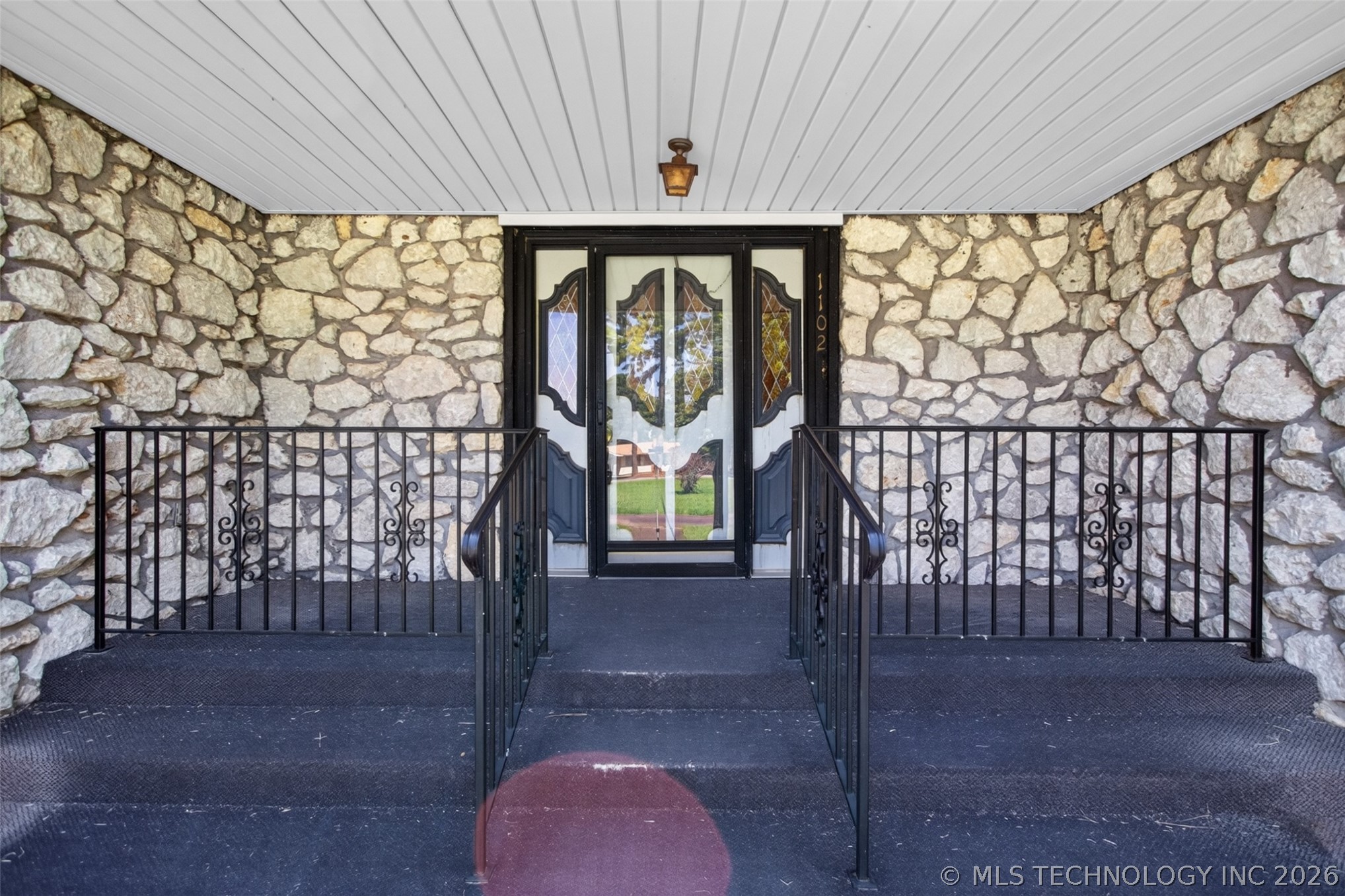 1102 N Delaware Street Property Photo 8