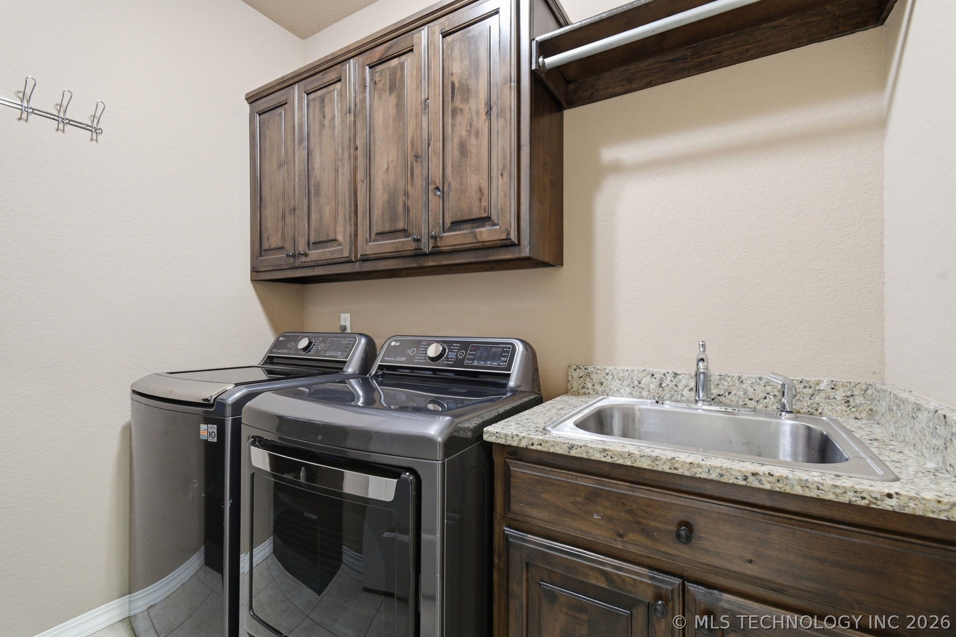 18713 E 42nd Place Property Photo 12