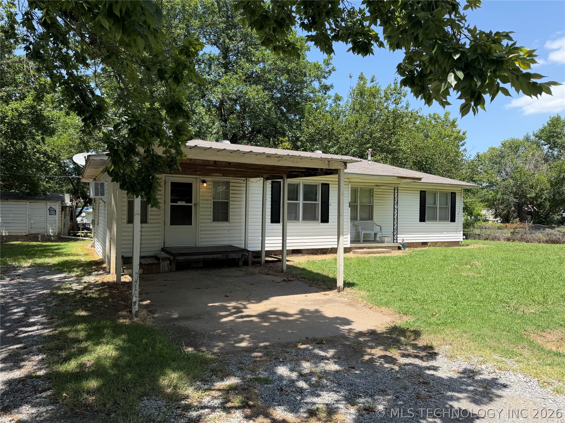 57 W Townsend Avenue Property Photo 2