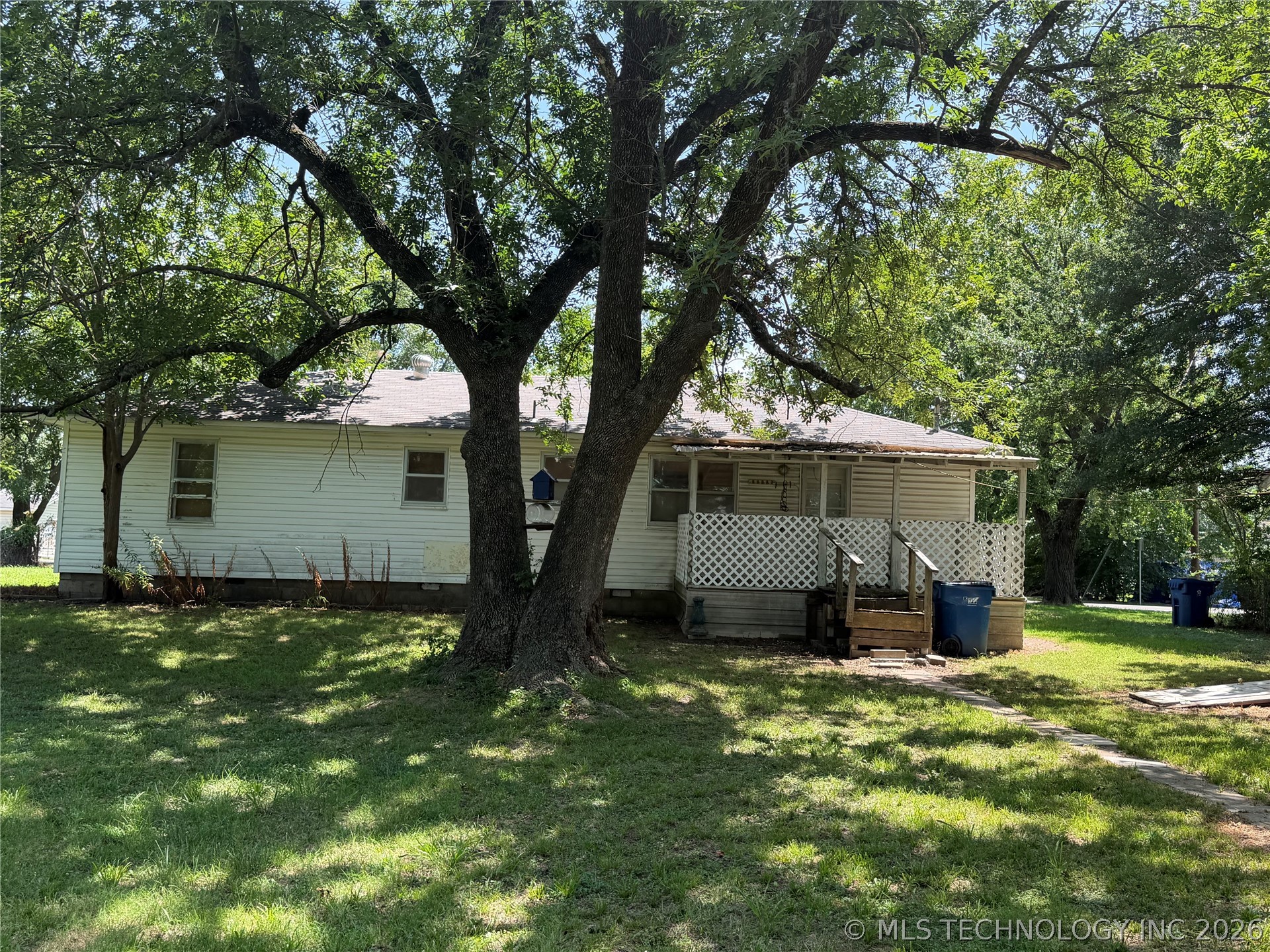 57 W Townsend Avenue Property Photo 8