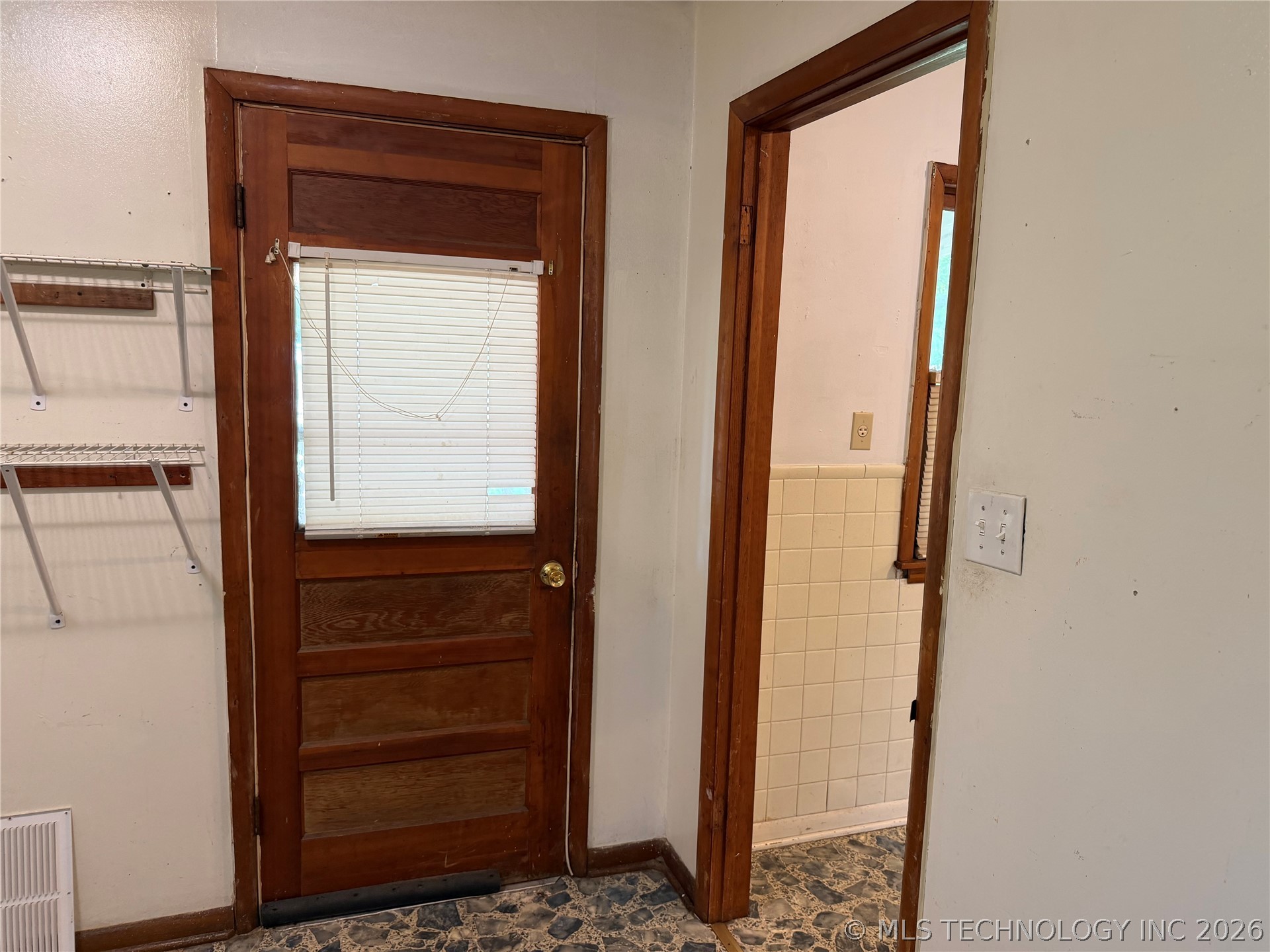 57 W Townsend Avenue Property Photo 16