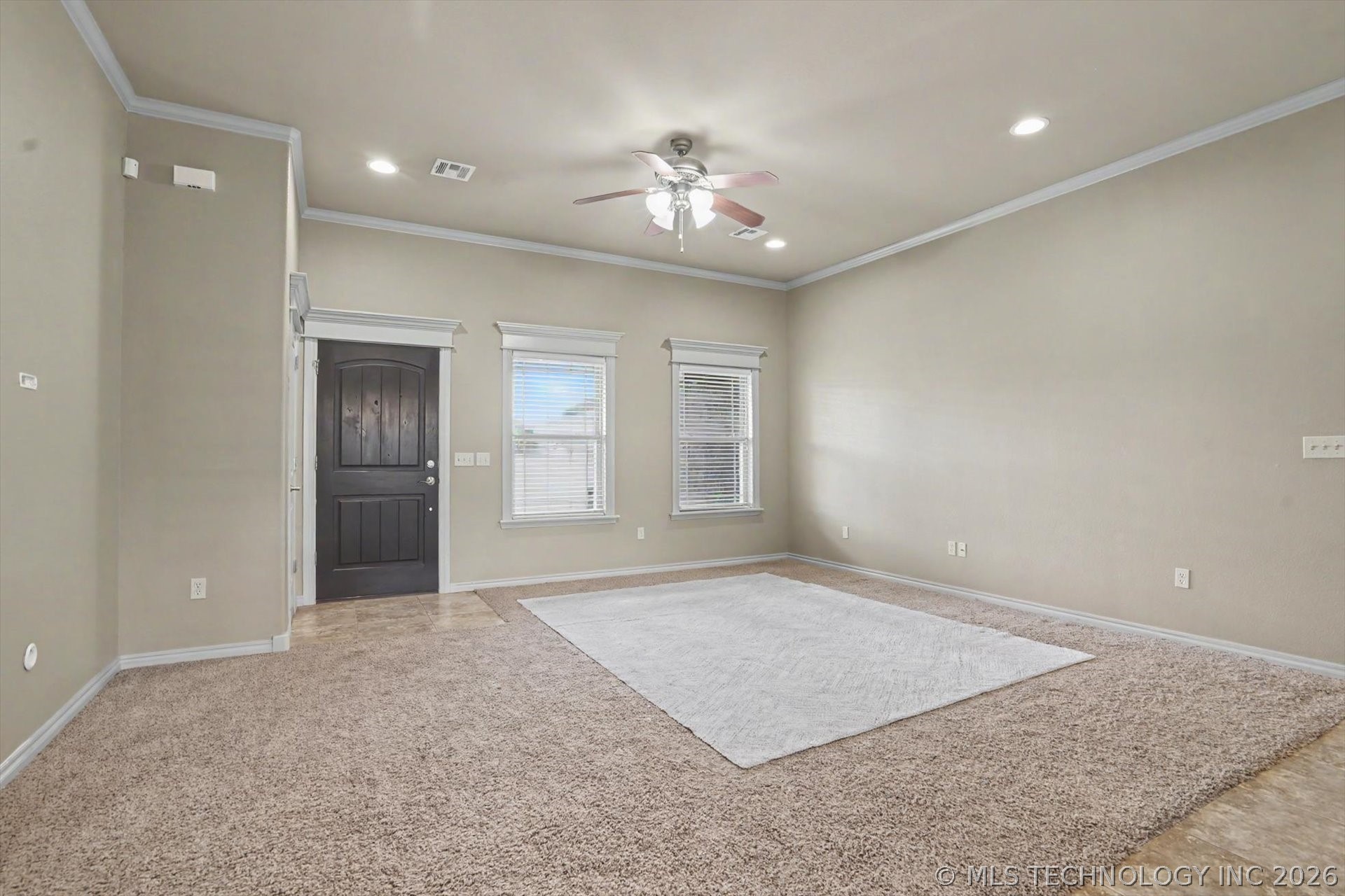 13405 S Poplar Street Property Photo 6
