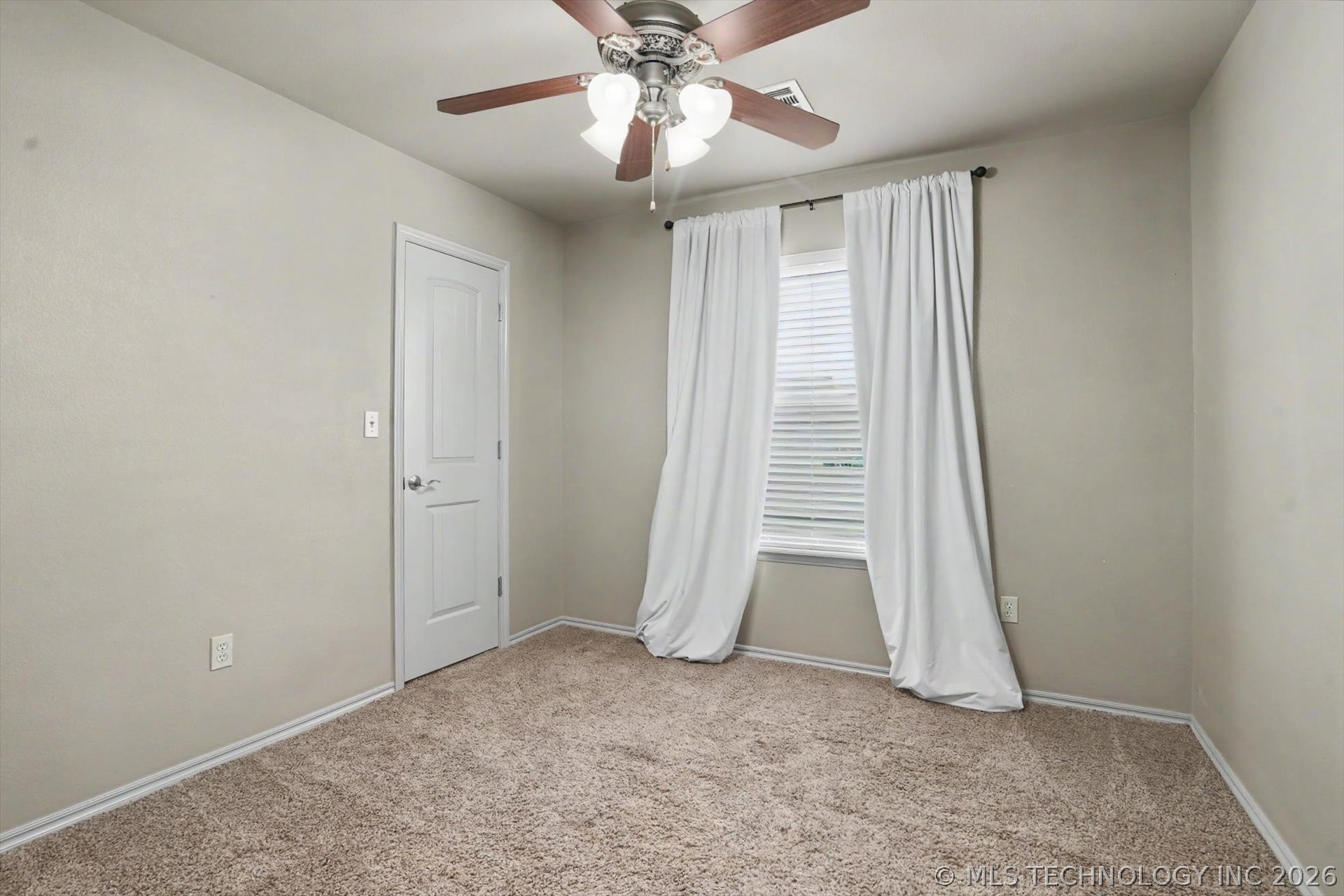 13405 S Poplar Street Property Photo 19