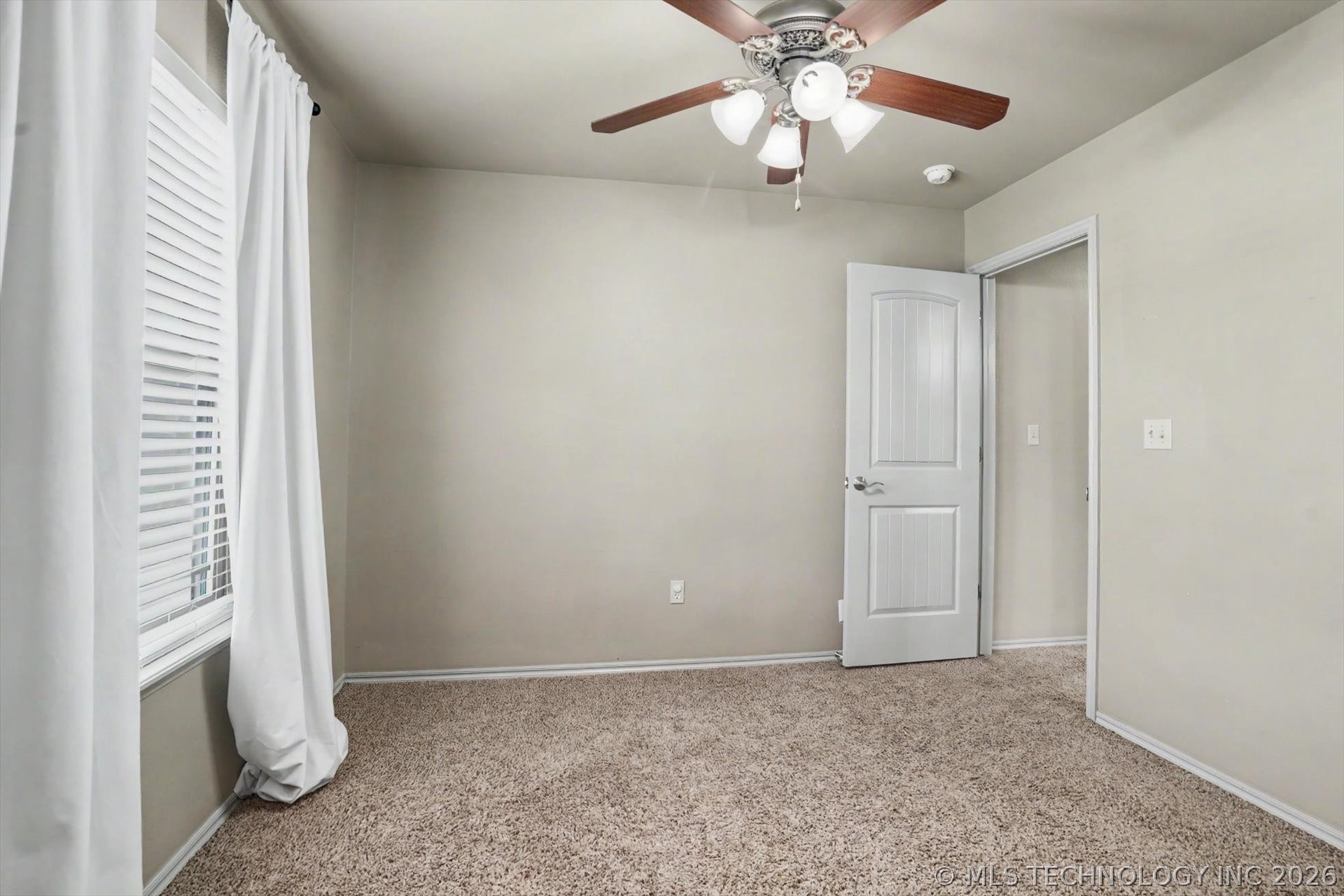 13405 S Poplar Street Property Photo 20