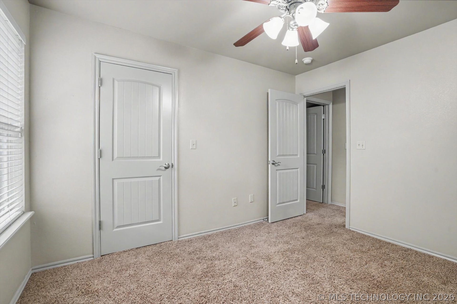 13405 S Poplar Street Property Photo 23