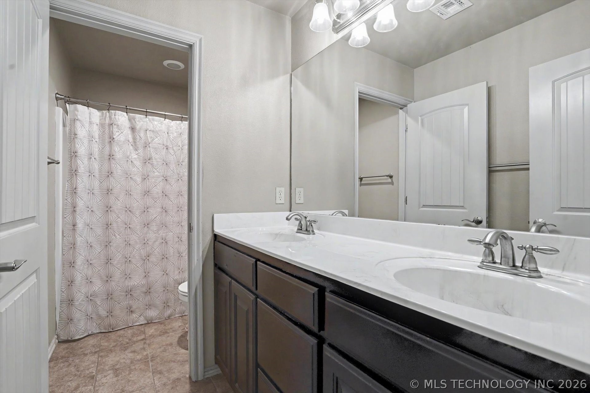 13405 S Poplar Street Property Photo 25