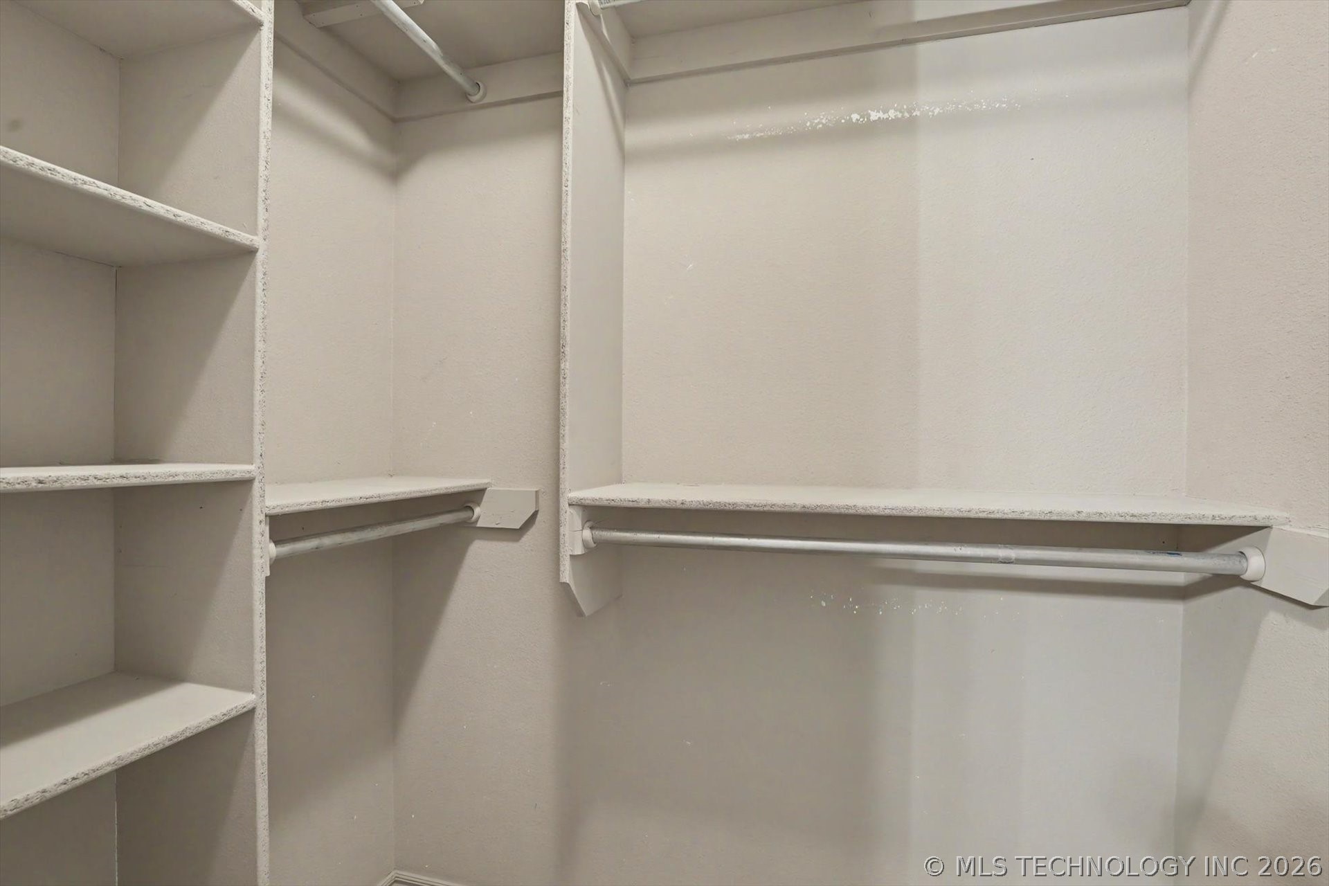 13405 S Poplar Street Property Photo 28