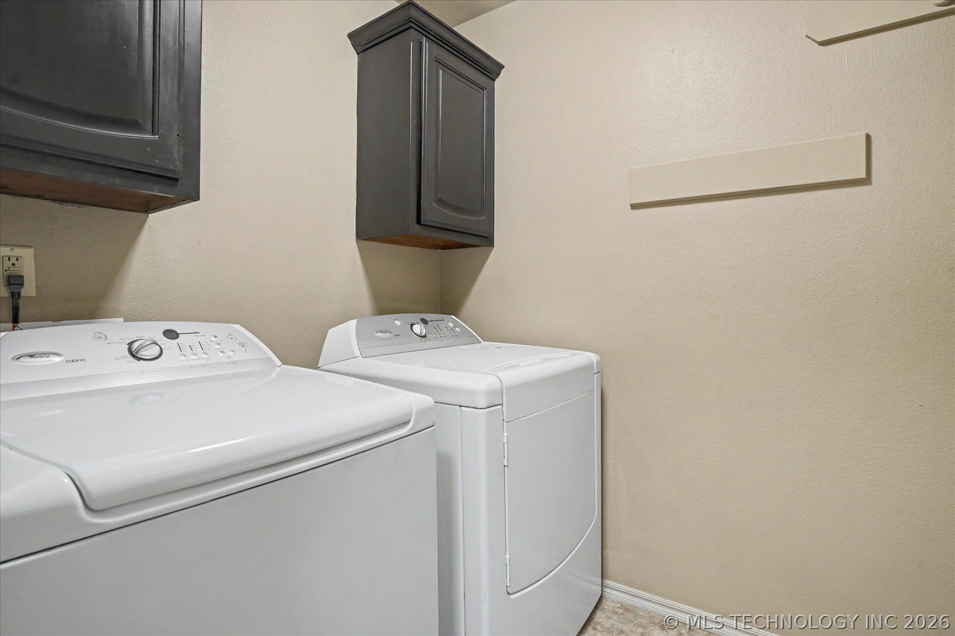 13405 S Poplar Street Property Photo 29