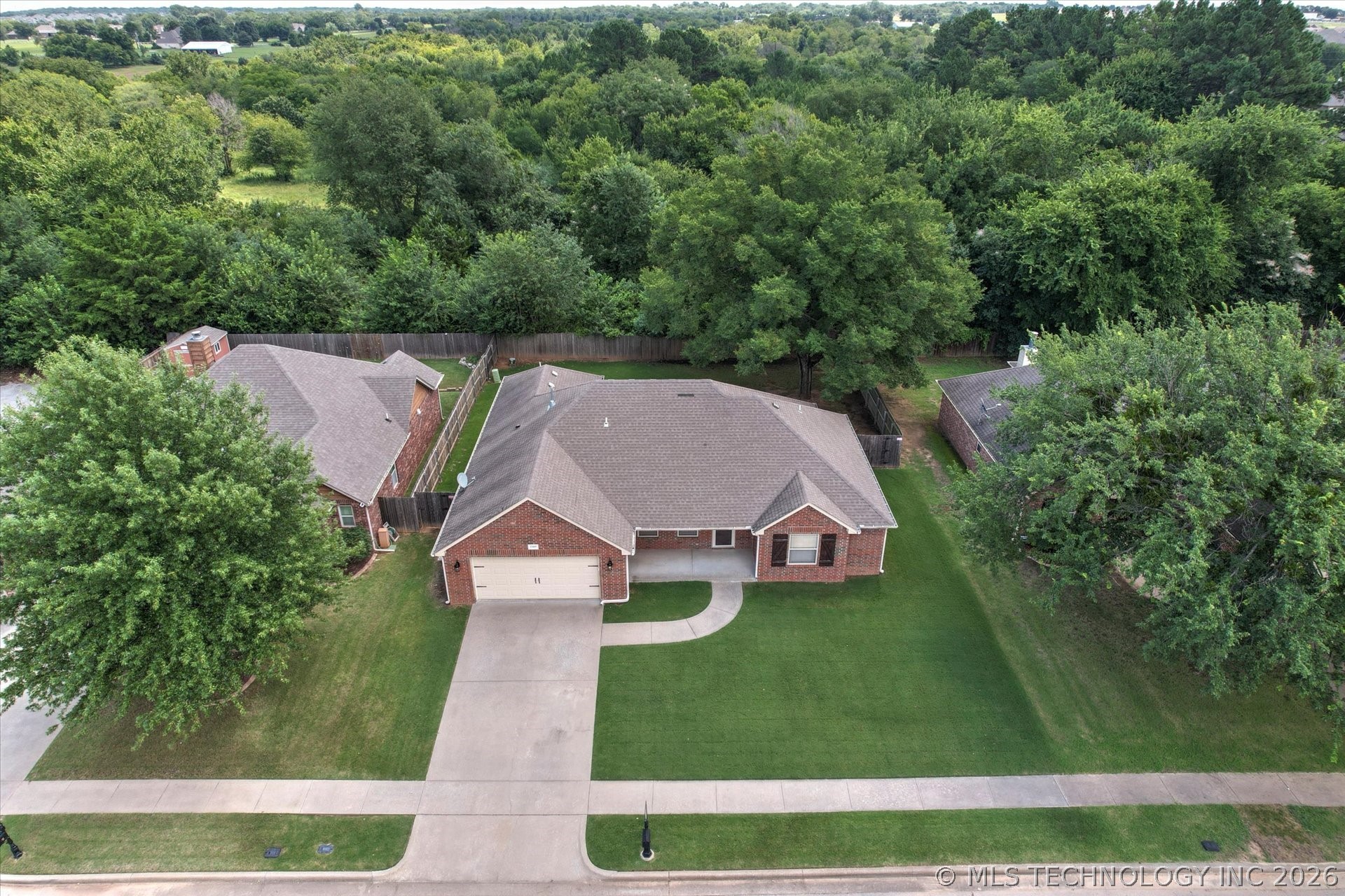 13405 S Poplar Street Property Photo 32
