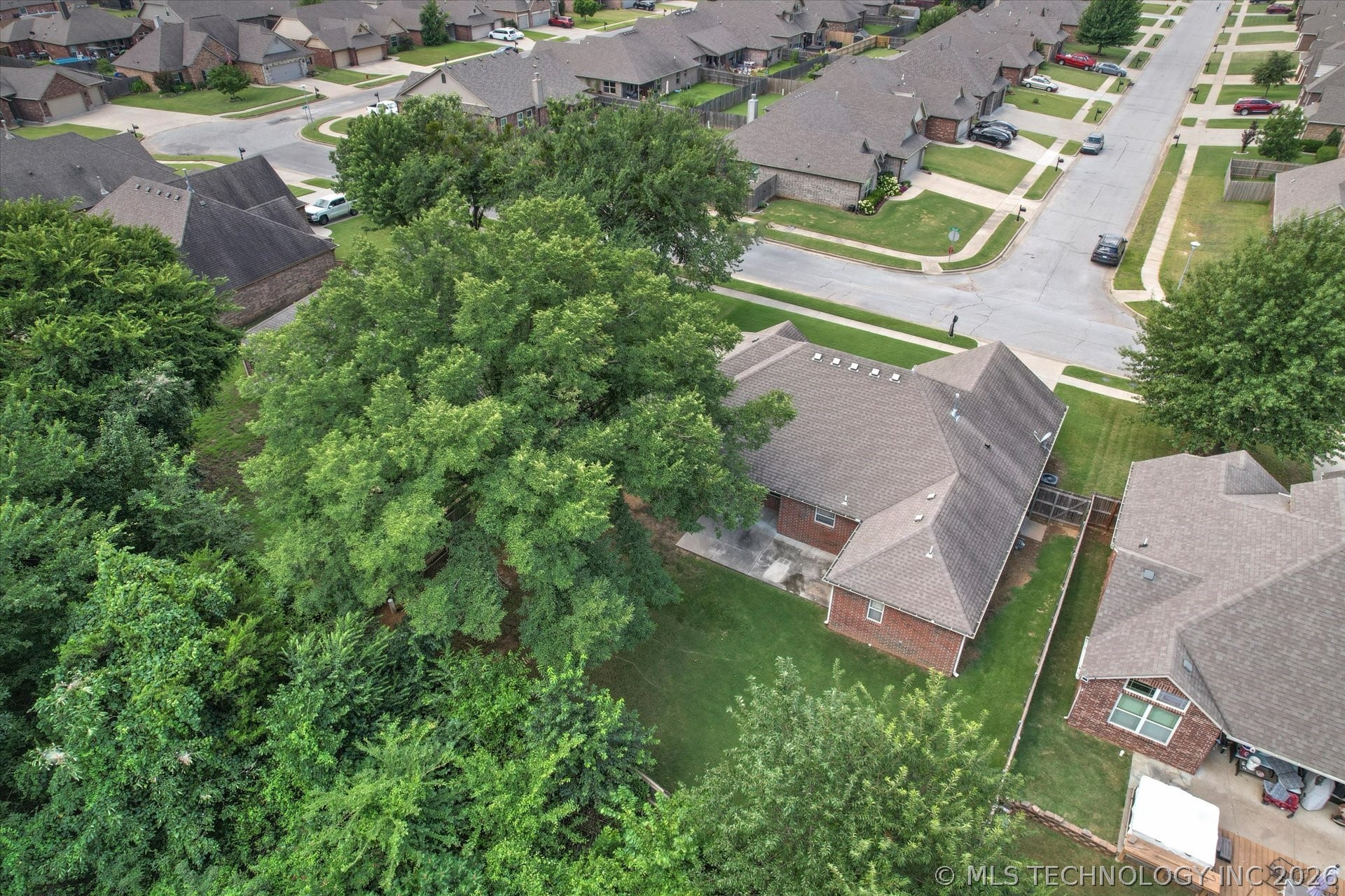 13405 S Poplar Street Property Photo 34