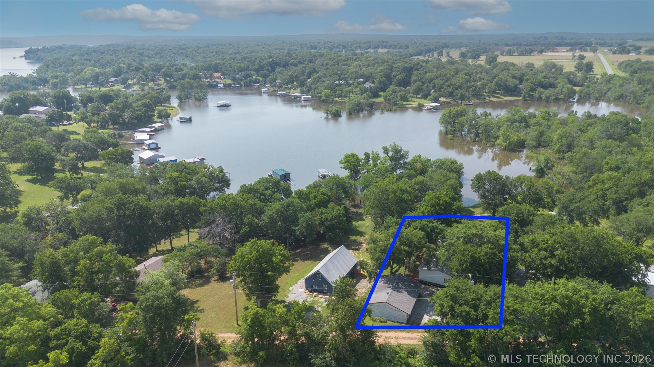 5038 E 422 Road Property Photo 1